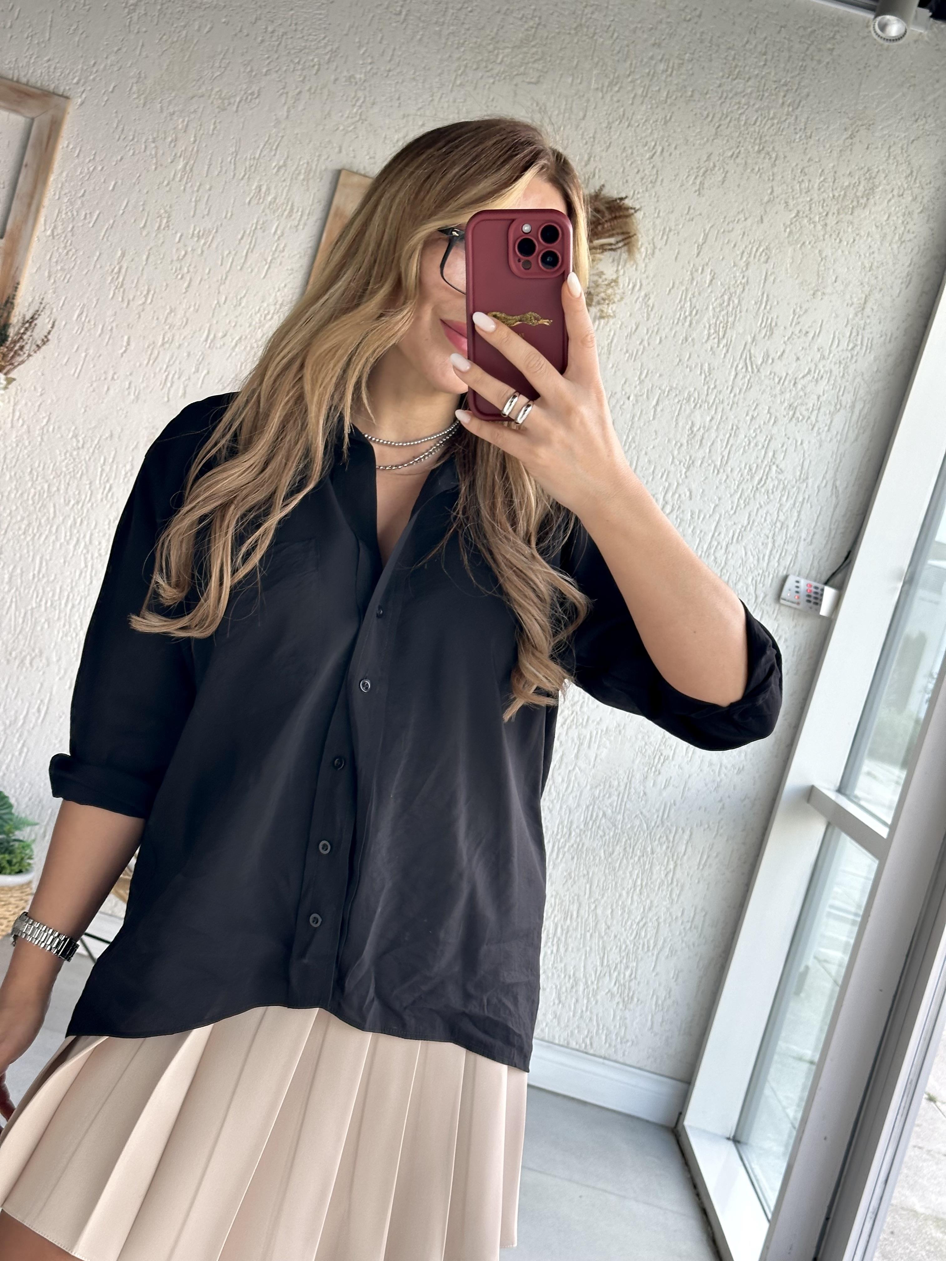 Siyah Cep Detaylı Gömlek