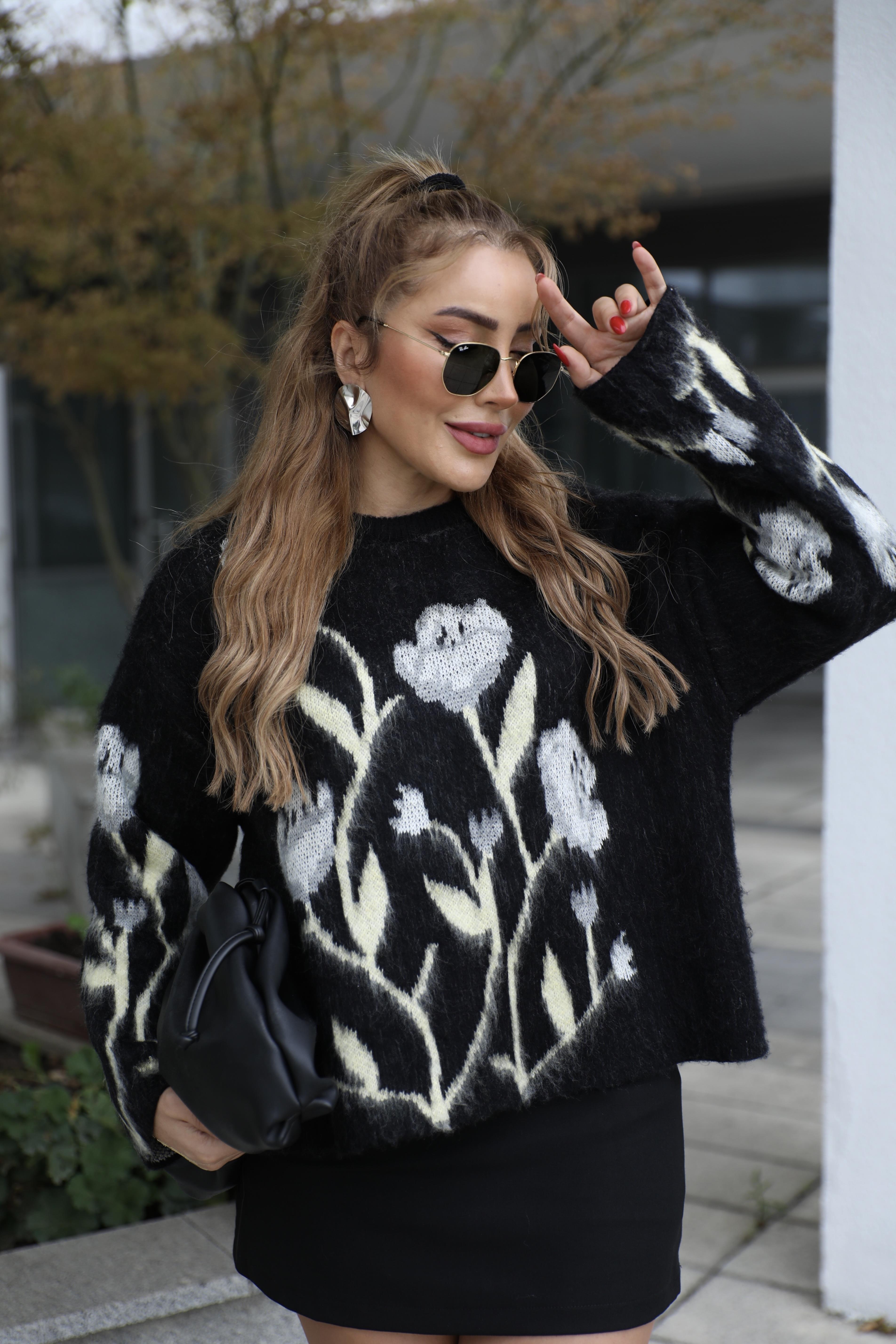 Siyah Çiçekli Dokulu Kazak