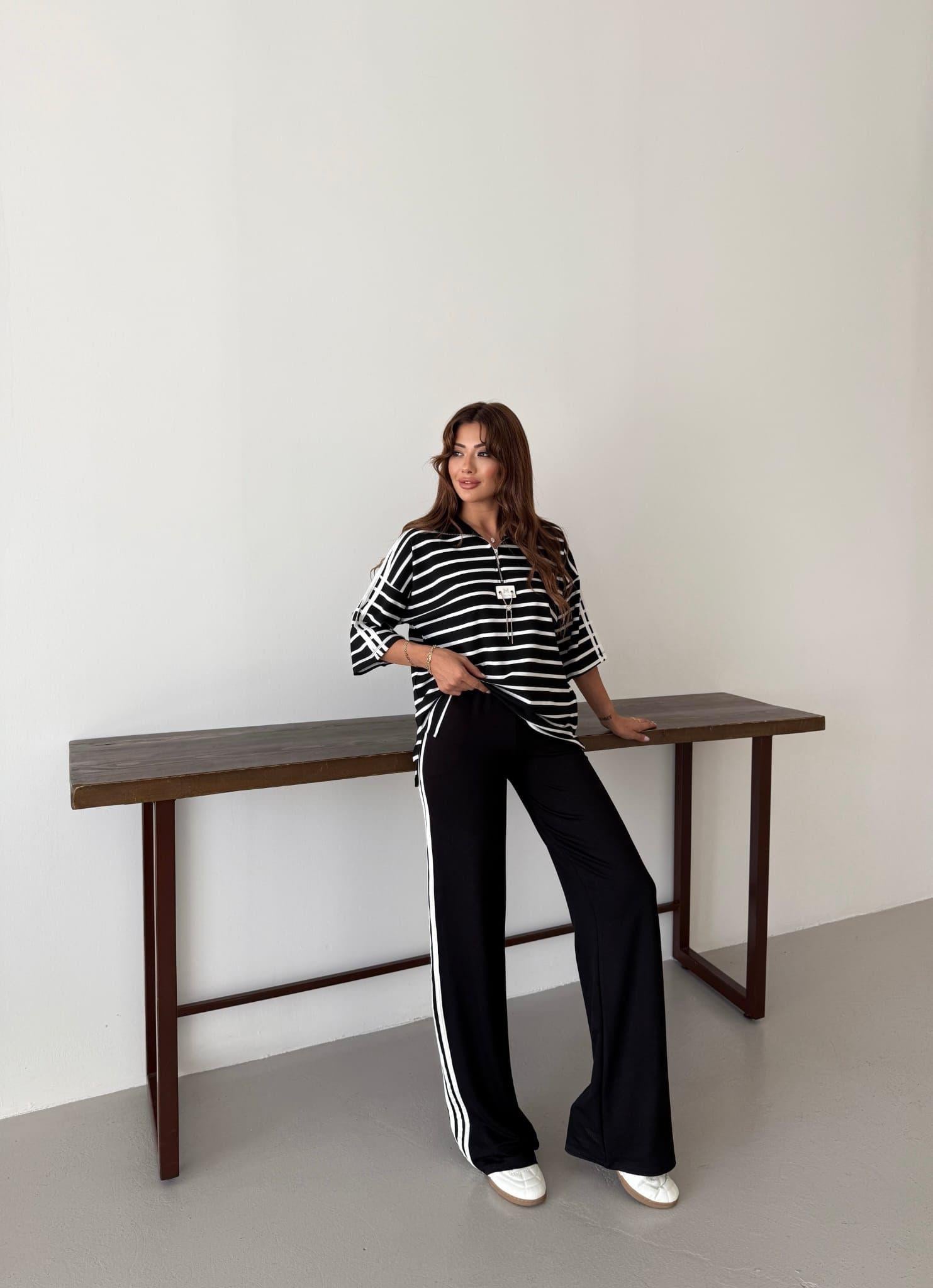 Siyah Çizgili Armalı Takım 