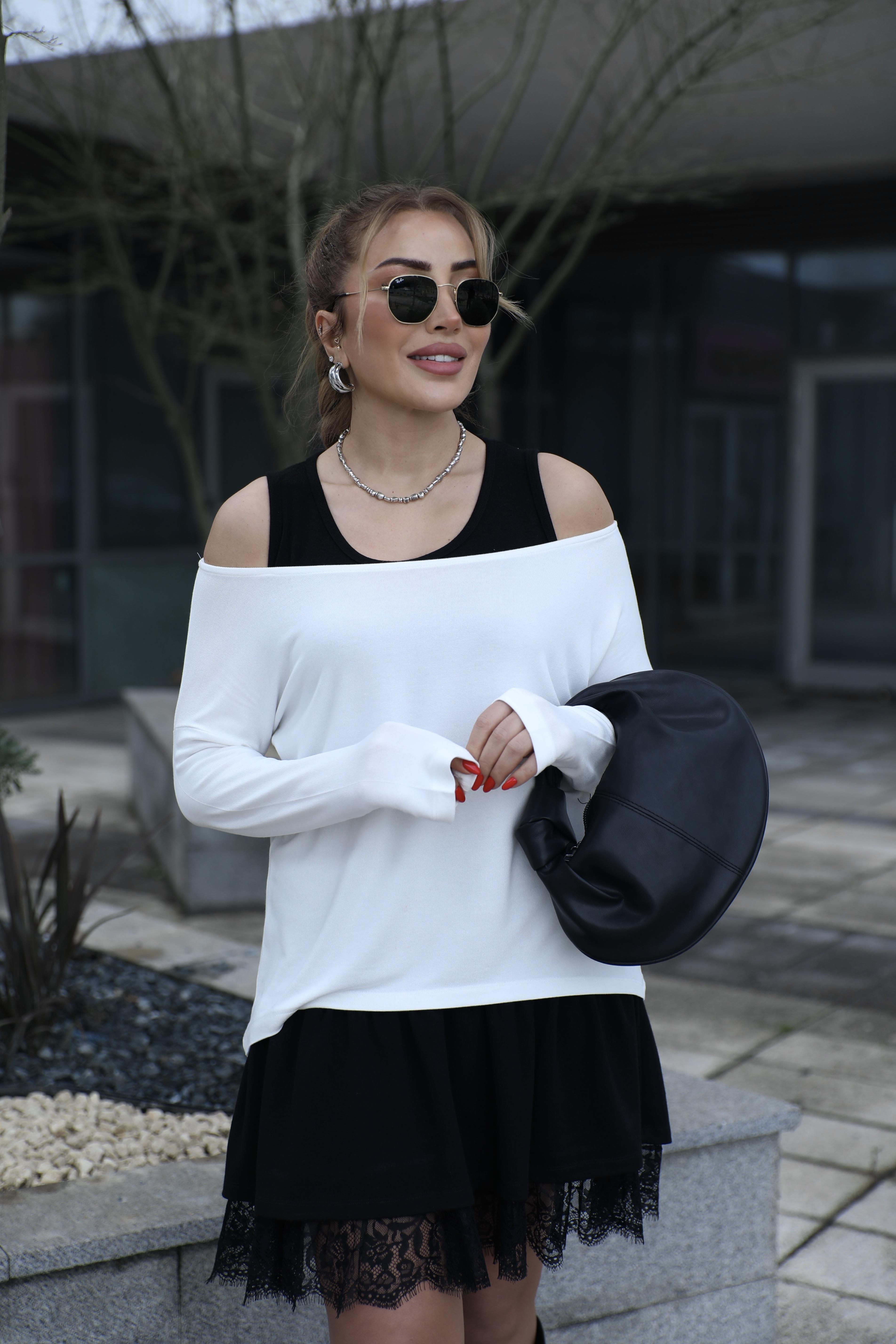 Siyah Dantelli Triko Detaylı Volanlı Elbise