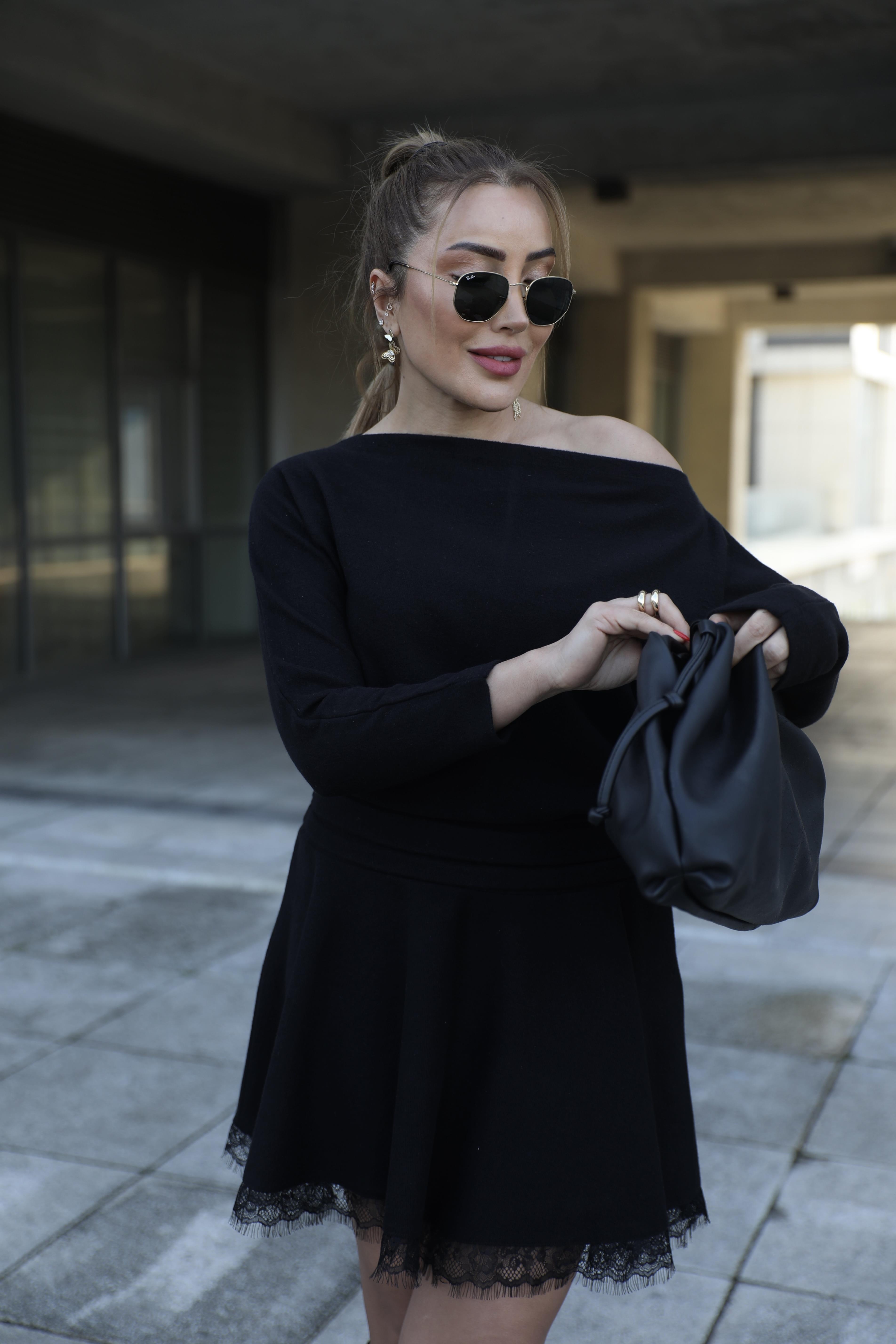 Siyah Drapeli Dantel Detay Elbise 