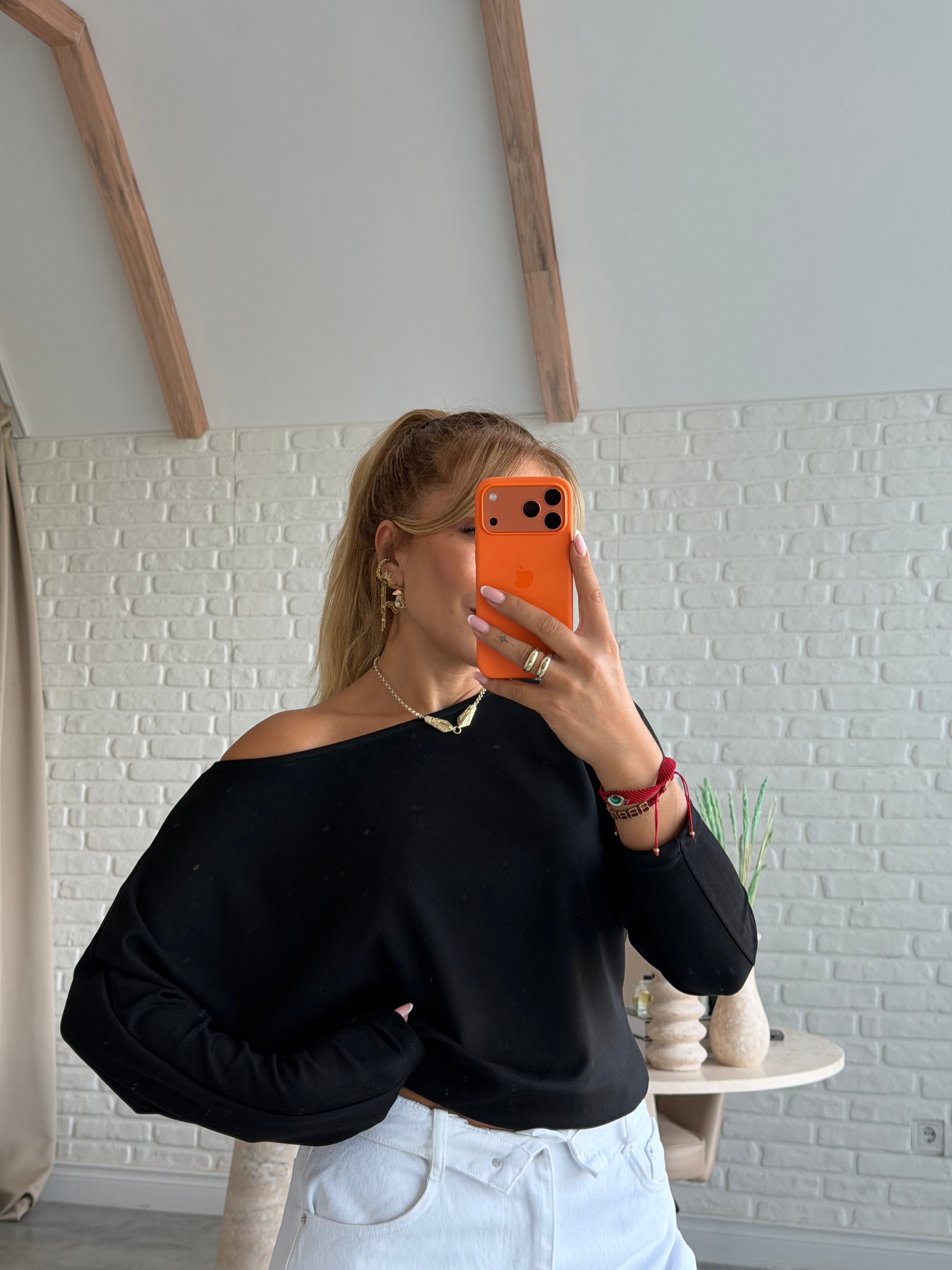 Siyah Düşük Omuz Basic Bluz