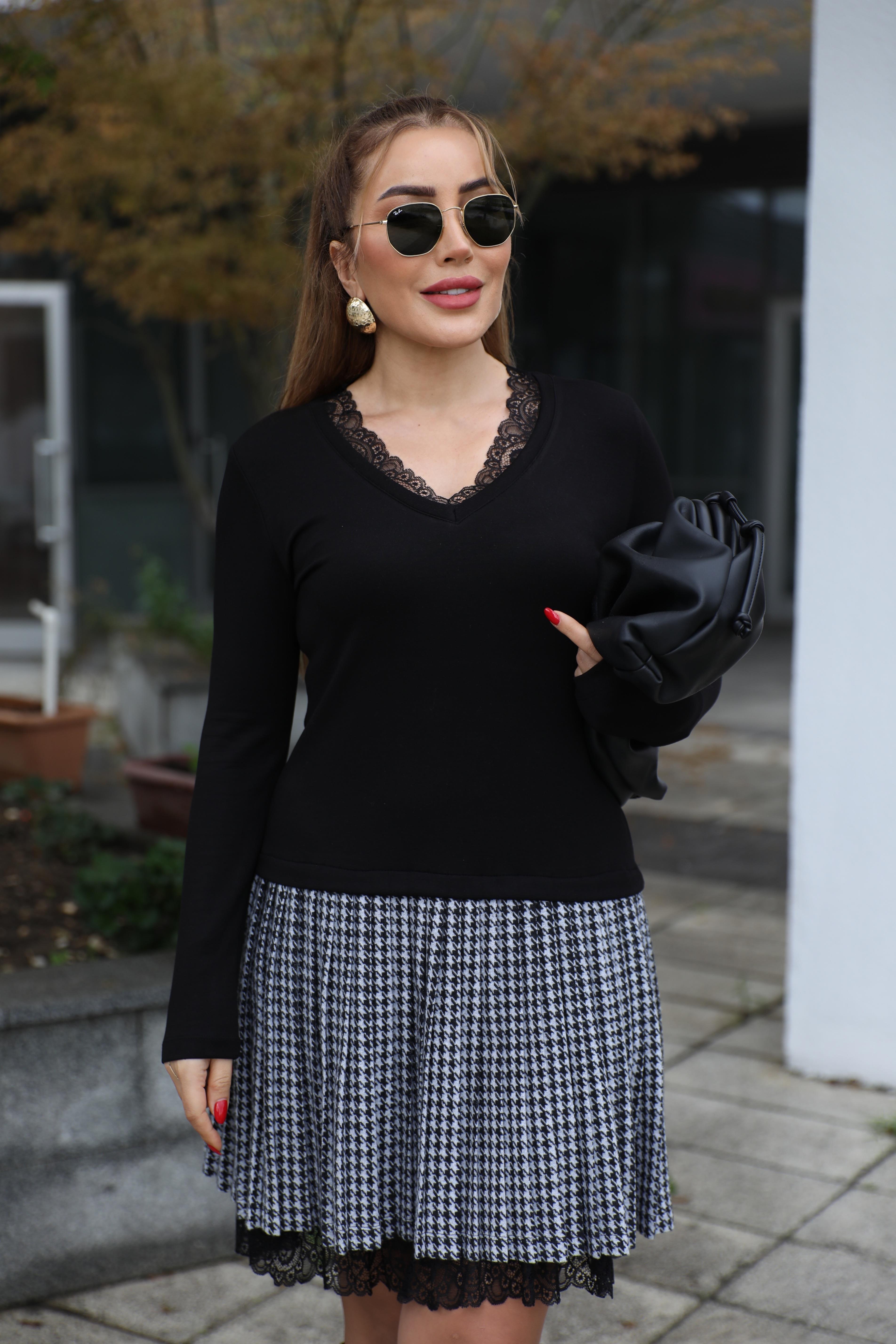 Siyah Ekose Piliseli Güpür Detaylı Elbise 