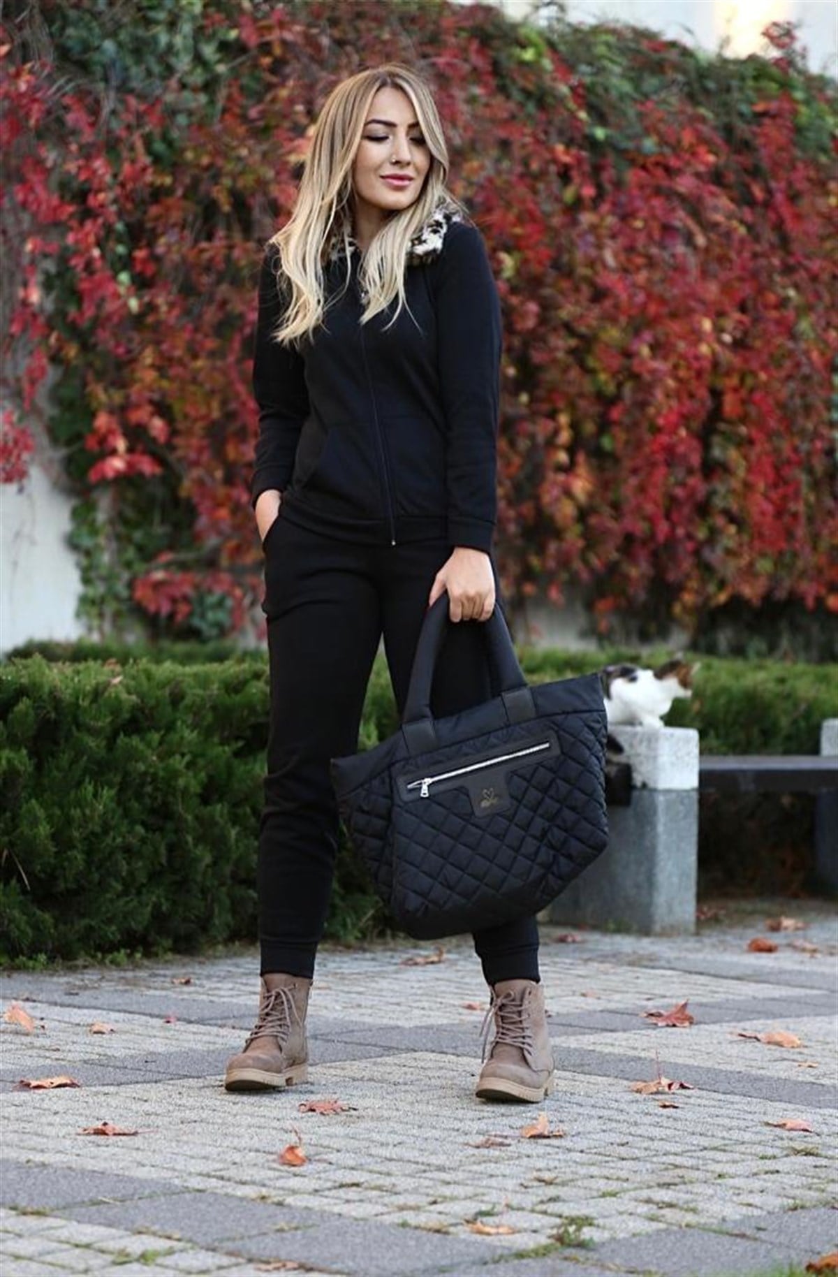 Siyah Kapitone Çanta