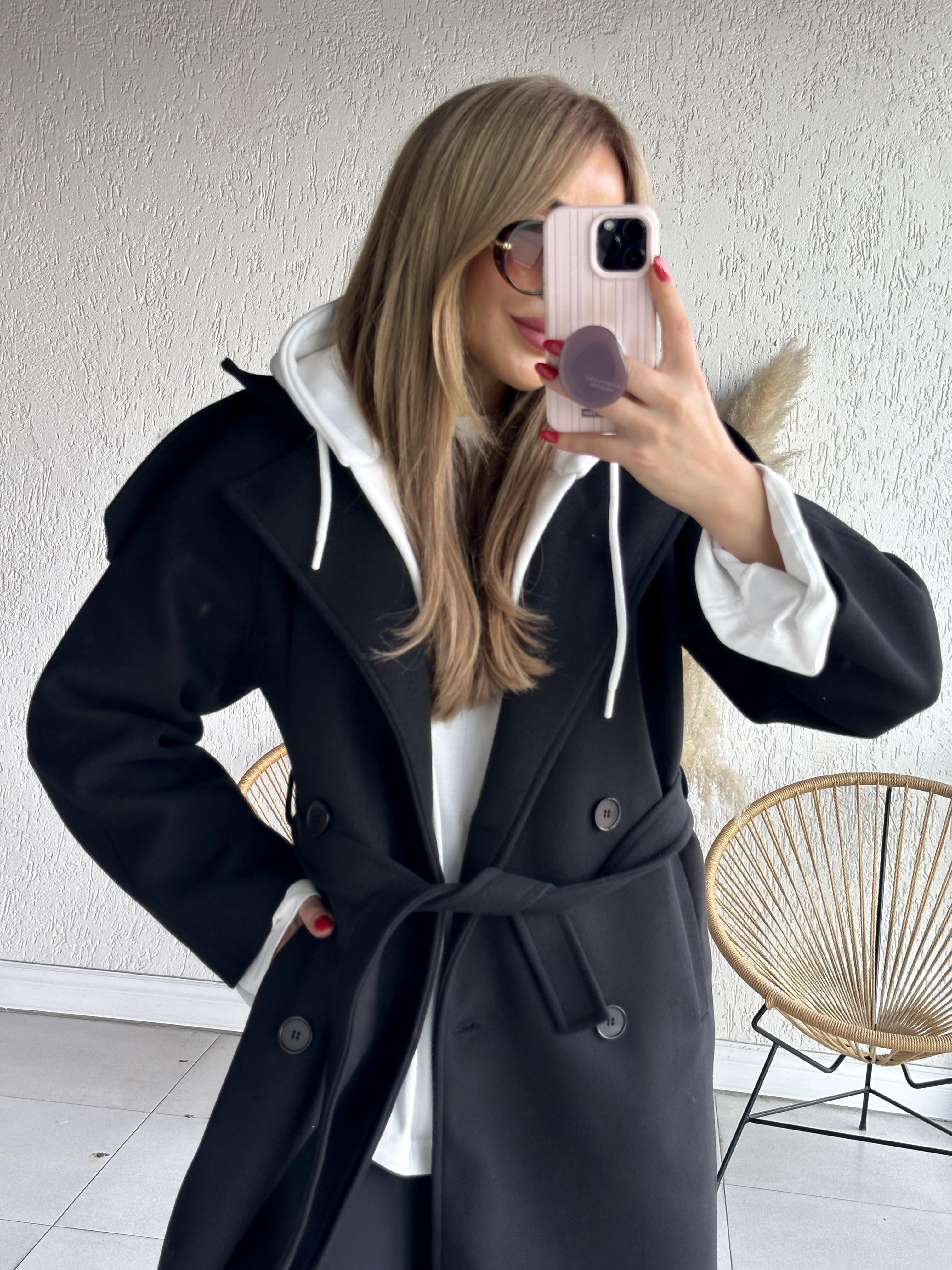 Siyah Kapüşonlu Kaşe Kaban