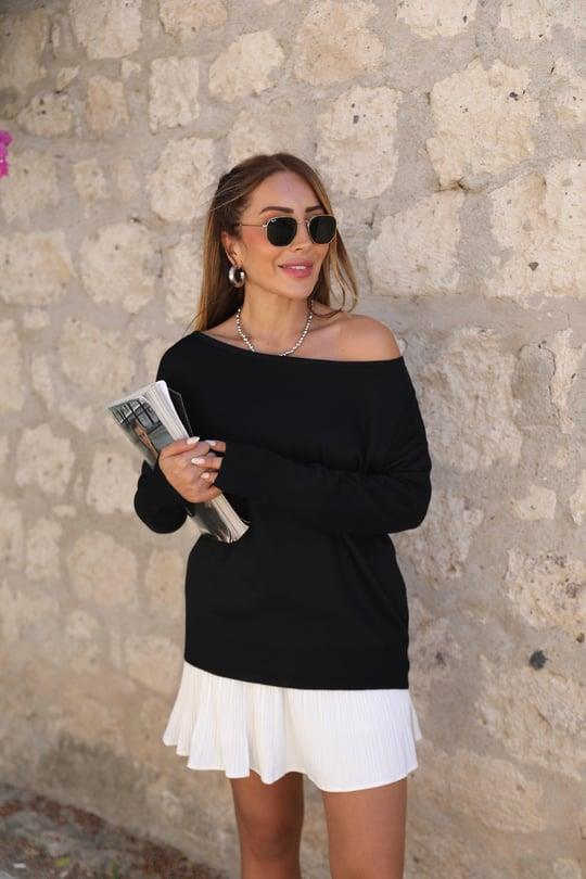 Siyah Kayık Yaka Triko Bluz