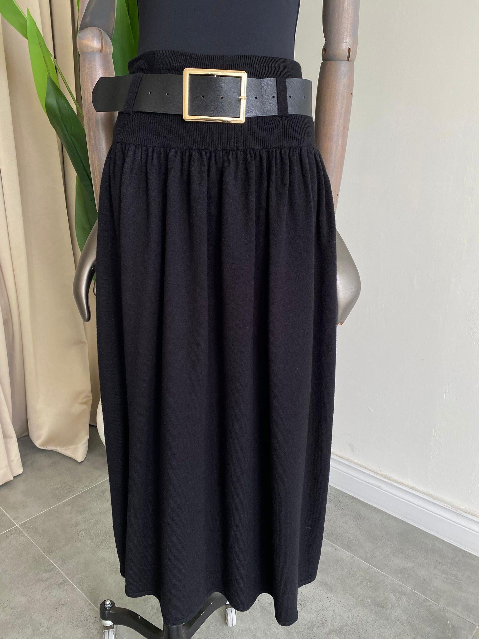 Siyah Kemerli Triko Etek