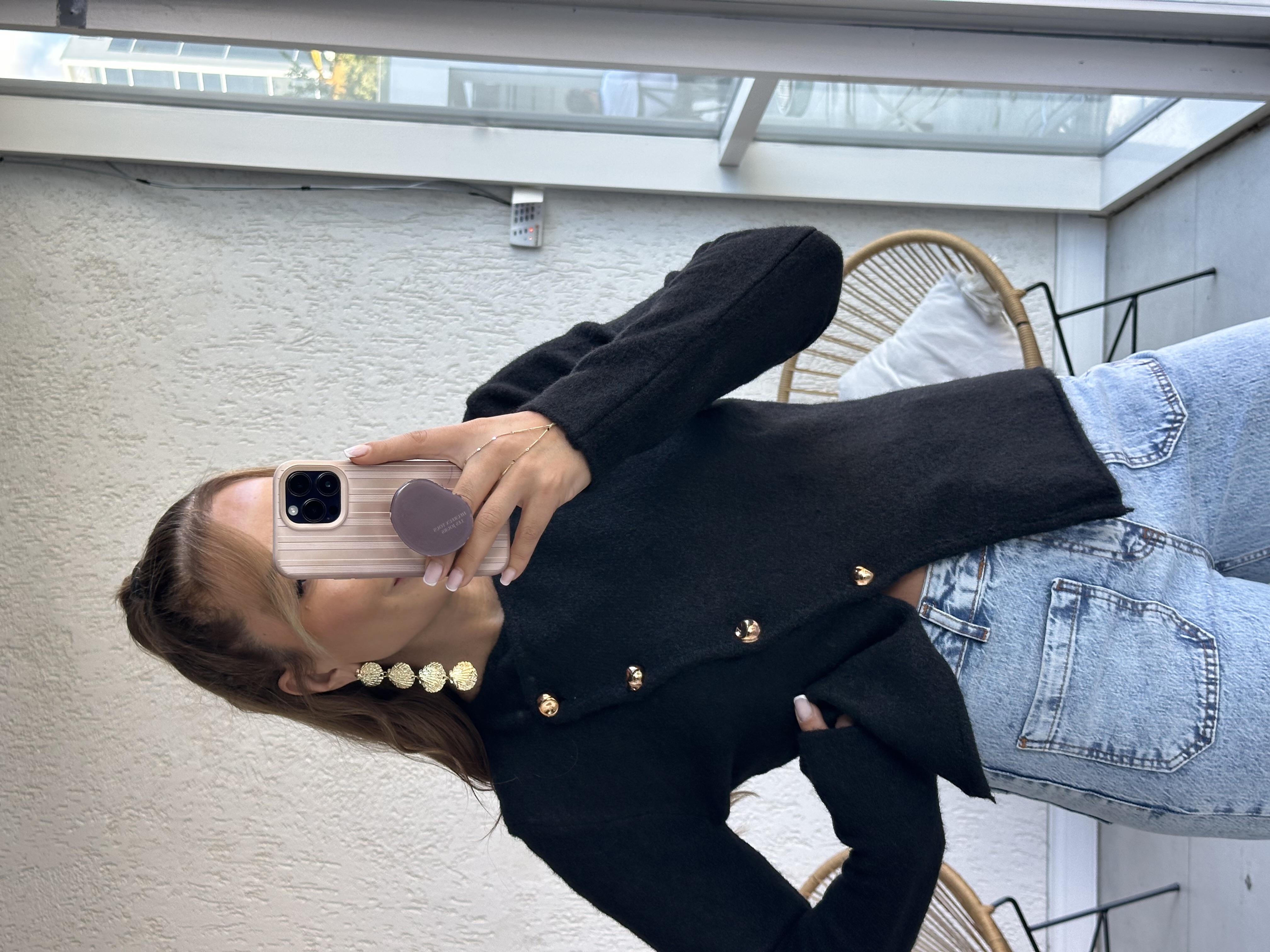 Siyah Kırçıllı Gold Düğmeli Hırka