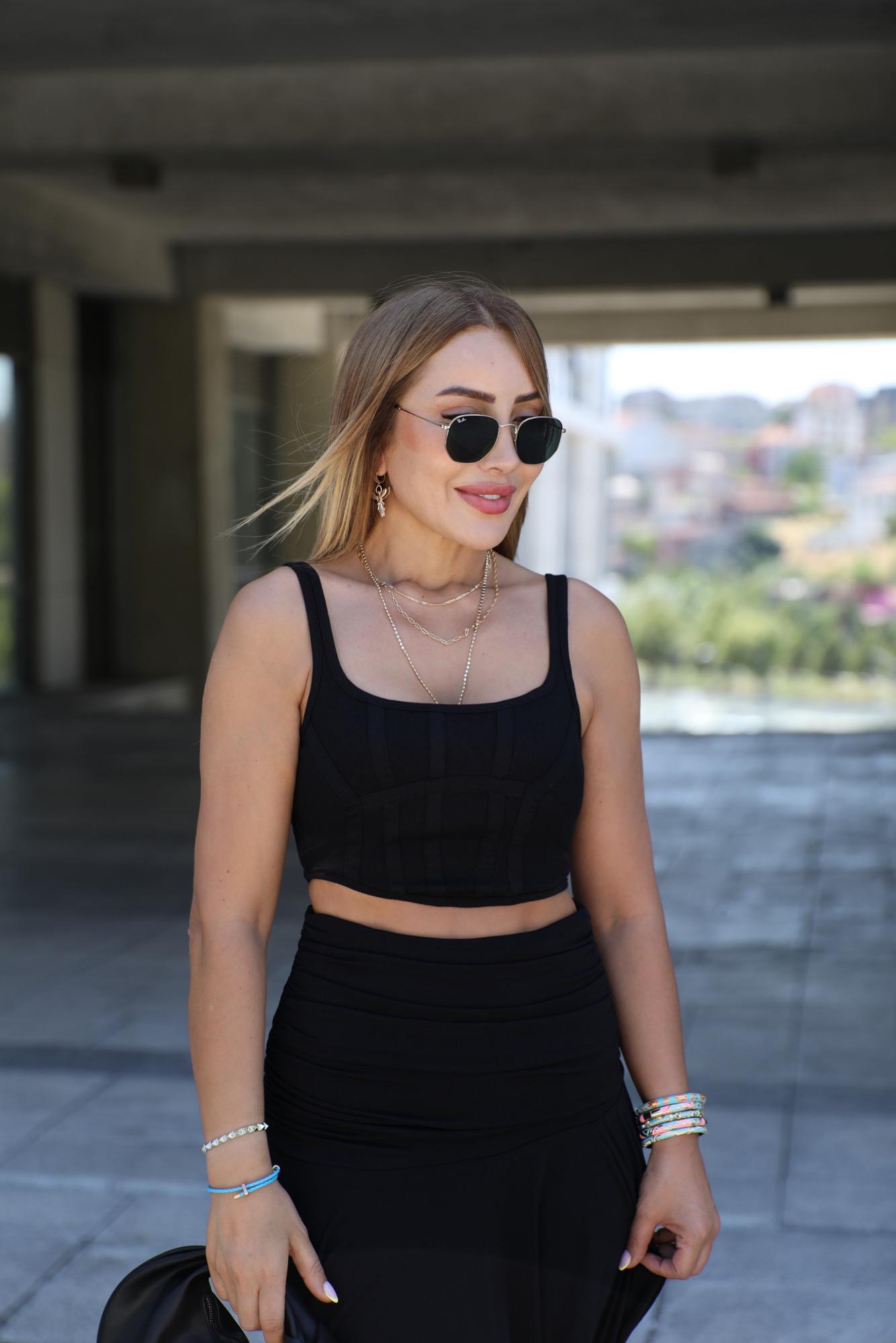 Siyah Korseli Crop Top