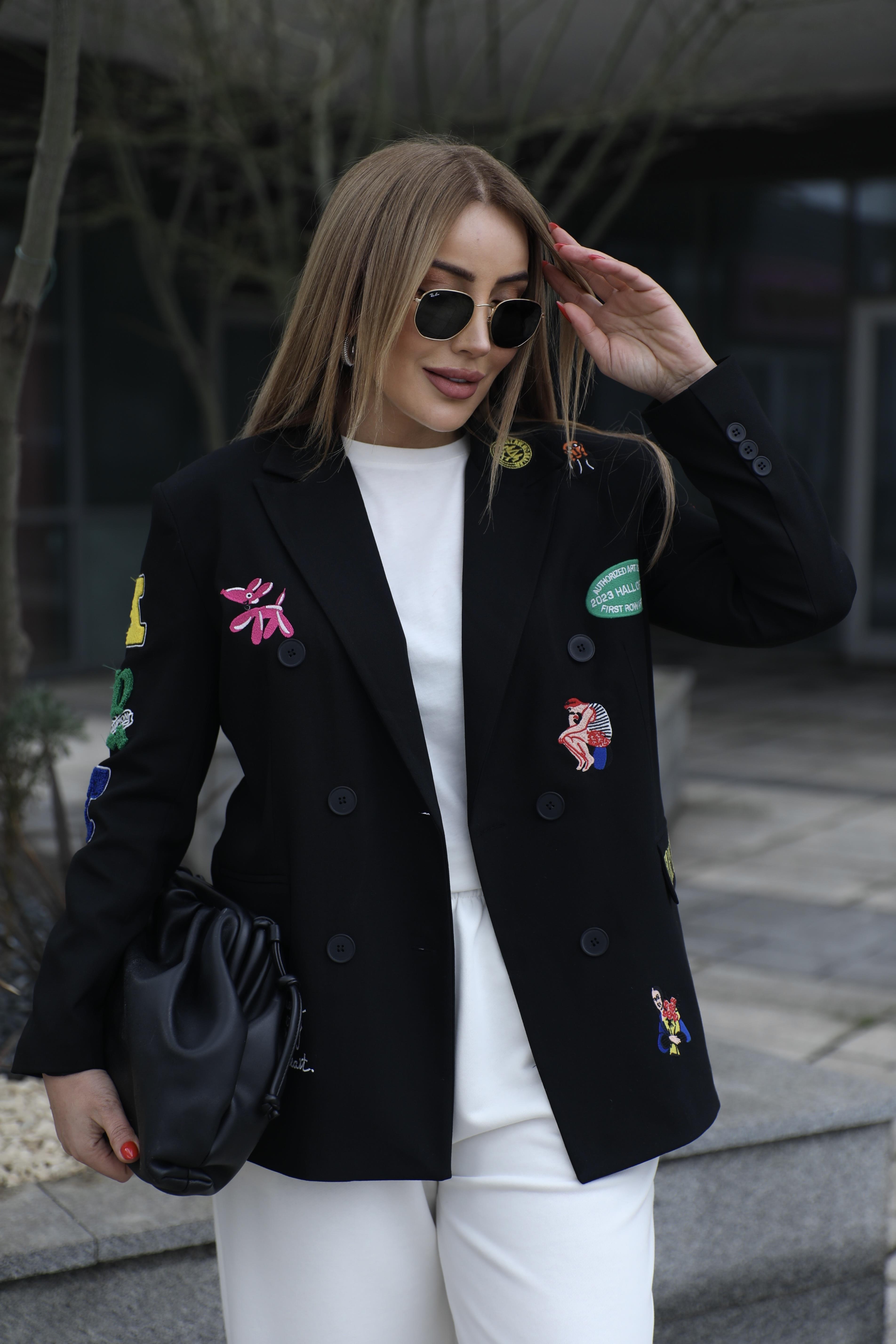 Siyah Nakışlı Blazer Ceket