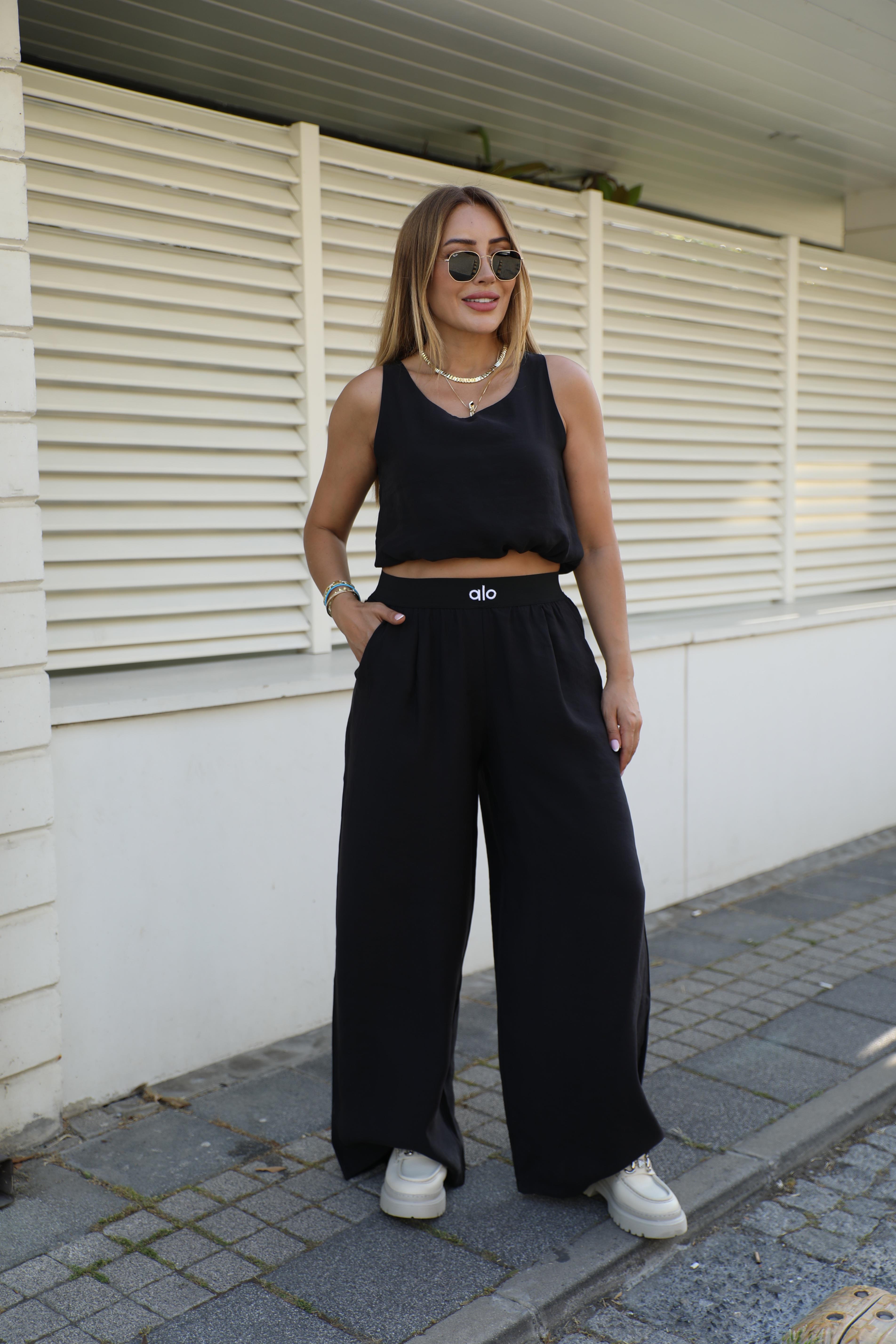 Siyah Nakışlı Pantolon 