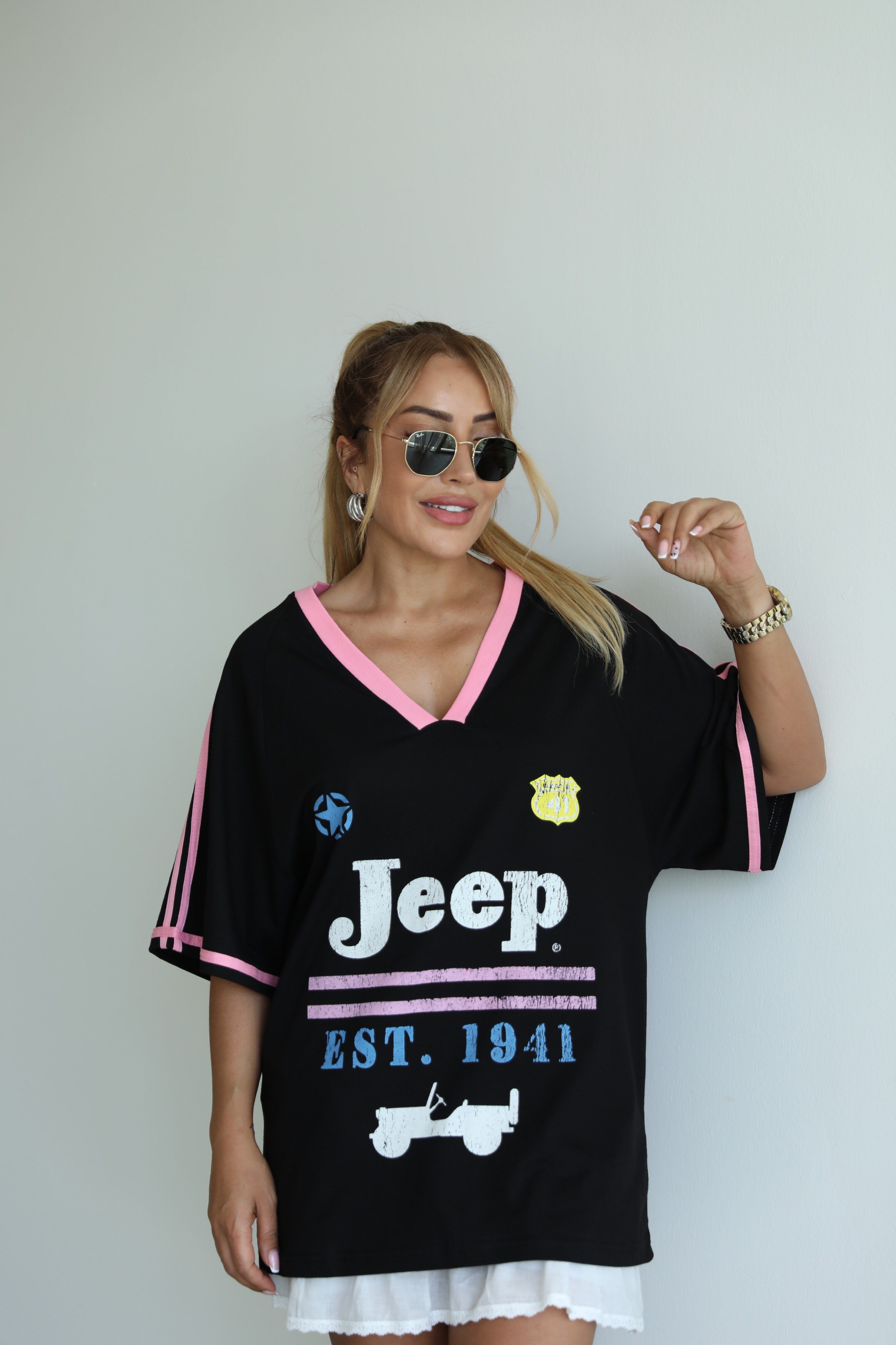 Siyah Pembe V Yaka Yazılı Oversize T-shirt