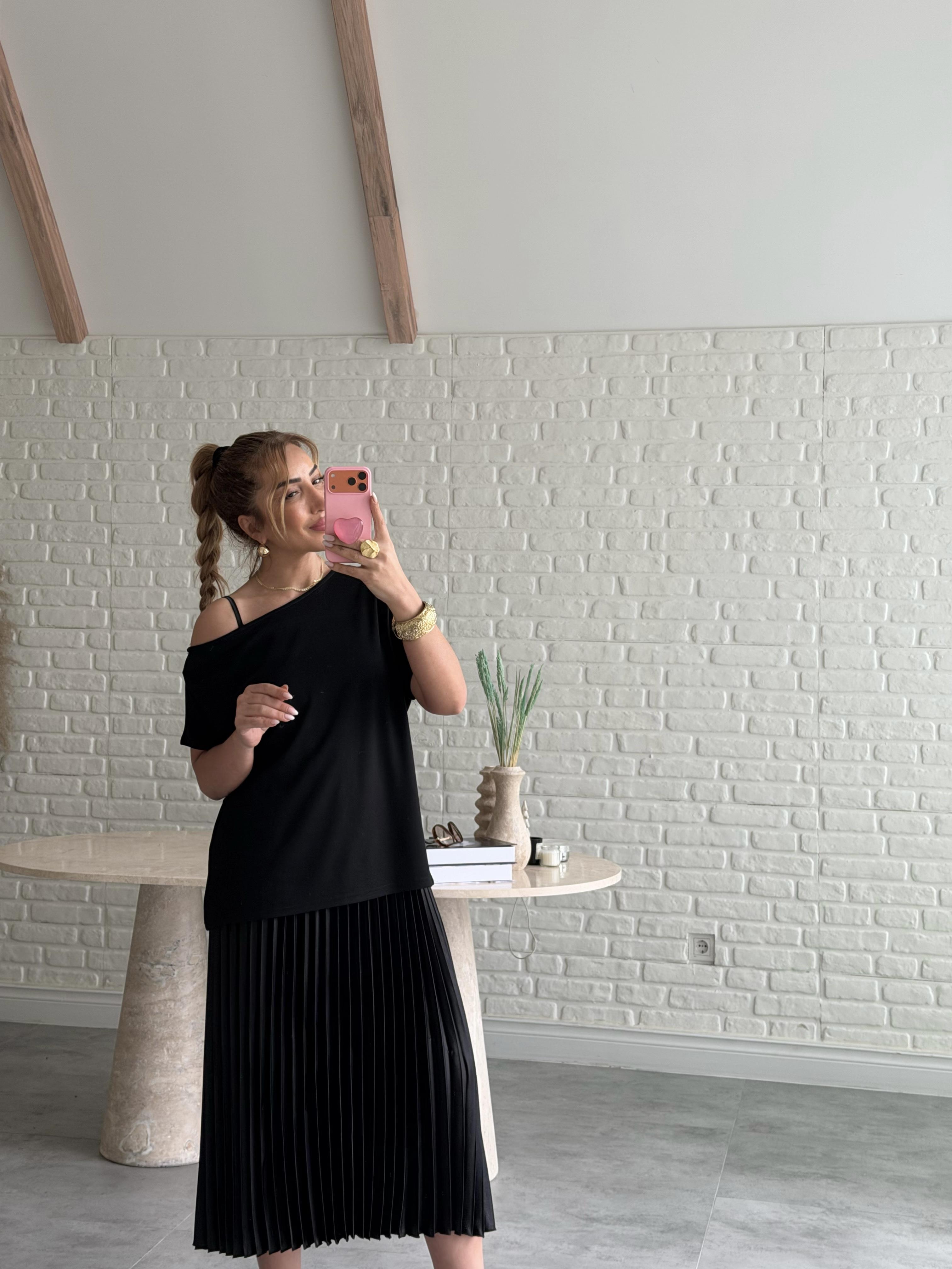 Siyah Piliseli İkili Saten Elbise