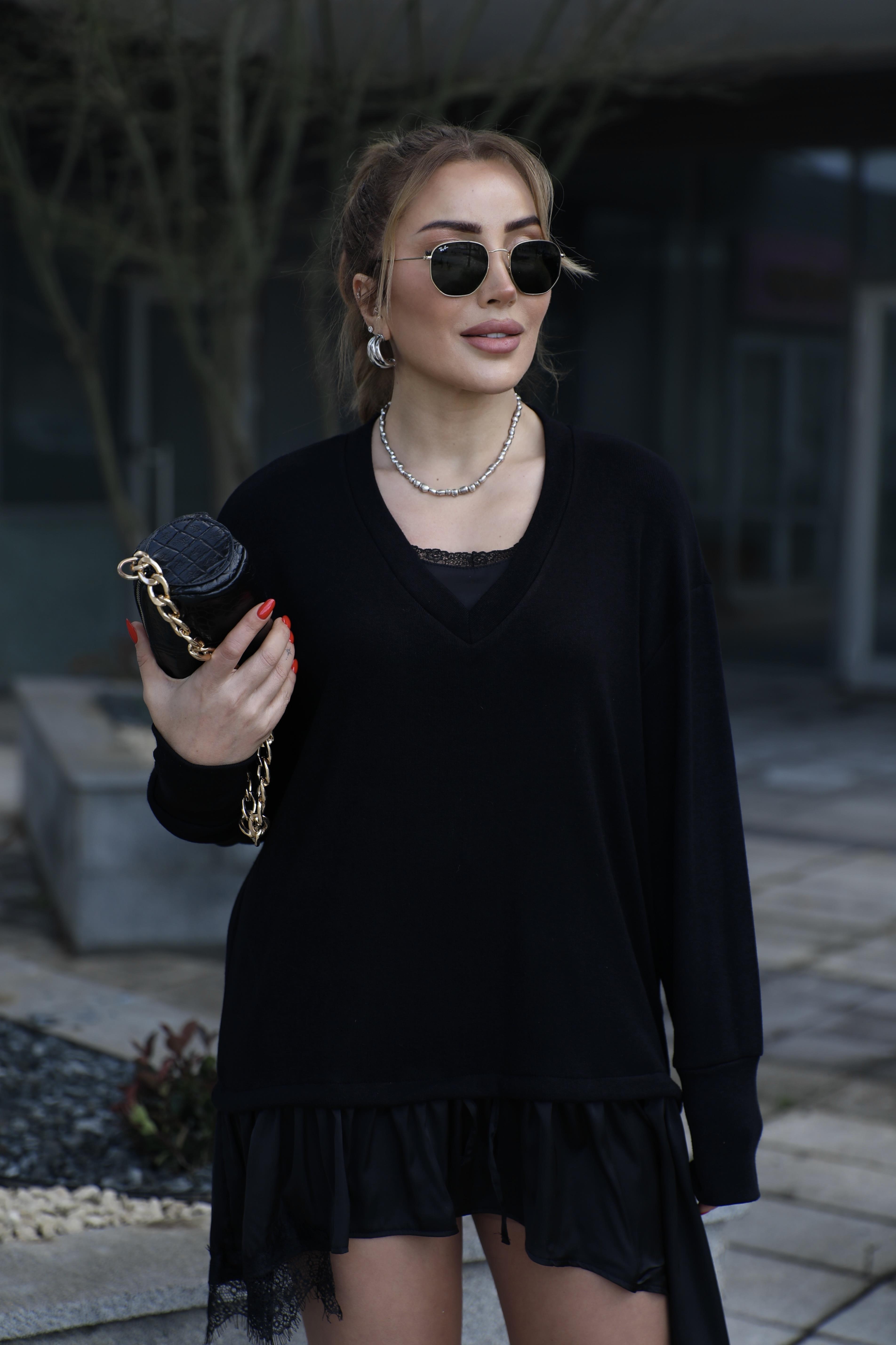 Siyah Saten Detaylı Triko Bluz
