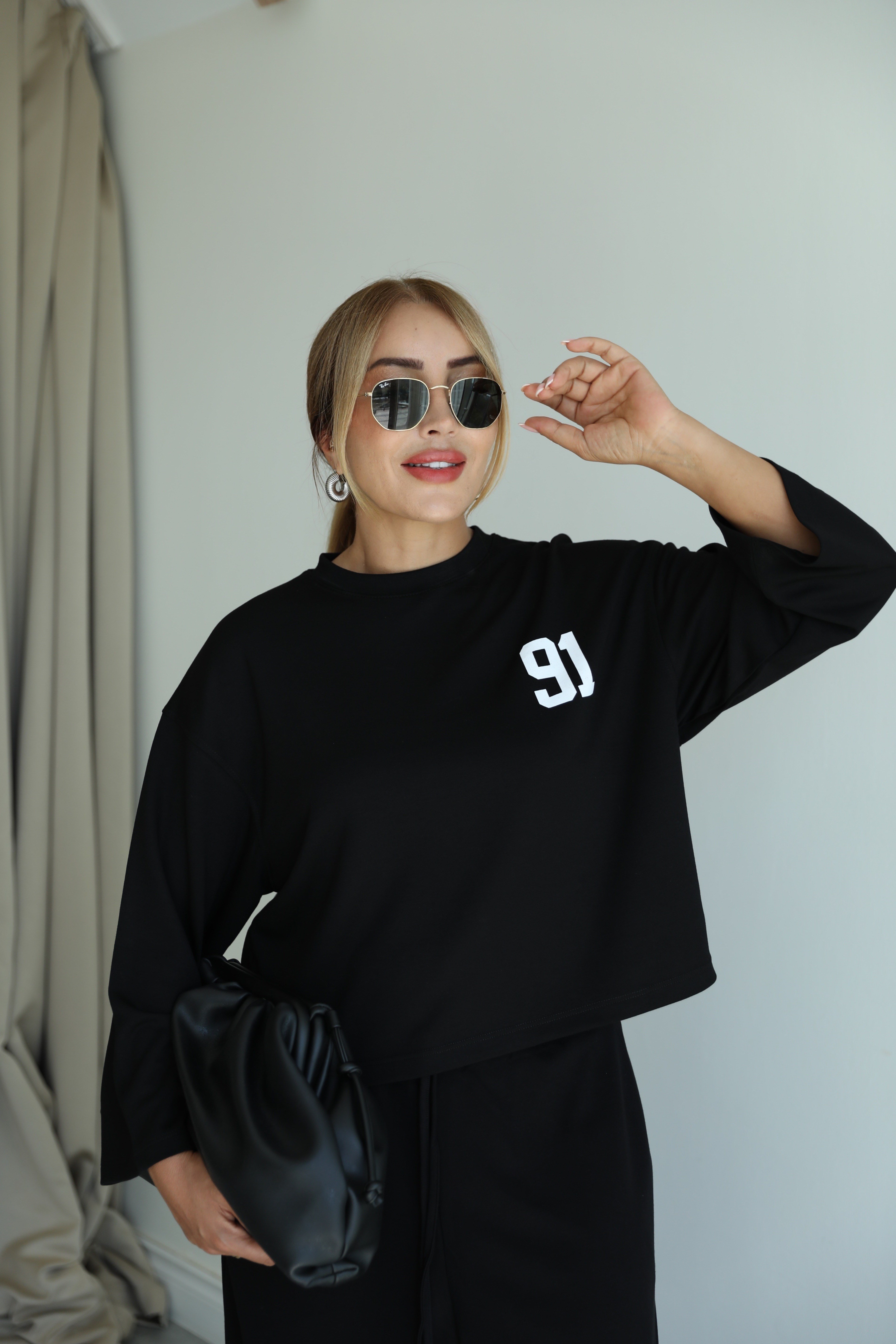 Siyah Sırt Baskılı Sweat