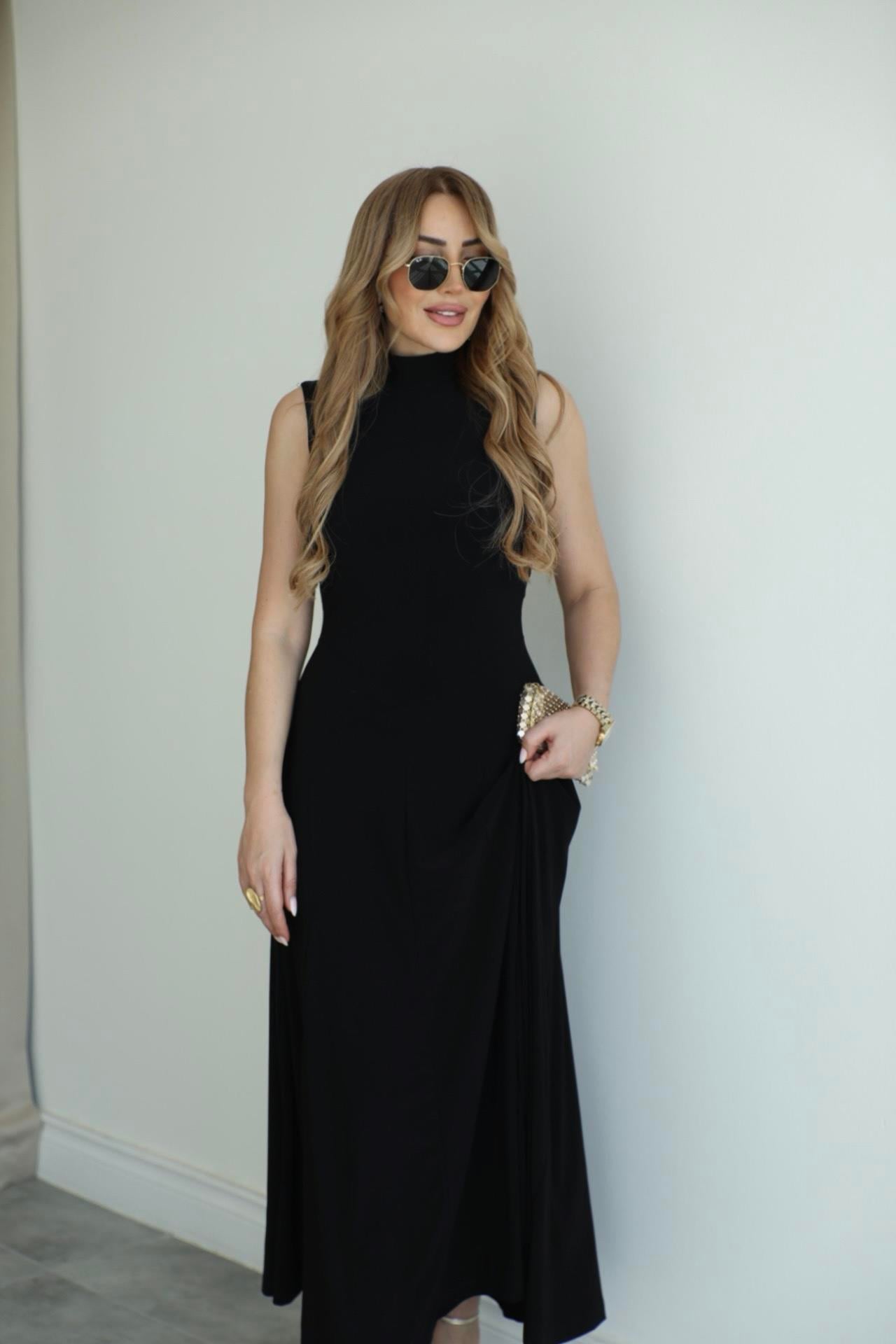 Siyah Sırt Dekolteli Sandy Maxi Elbise 