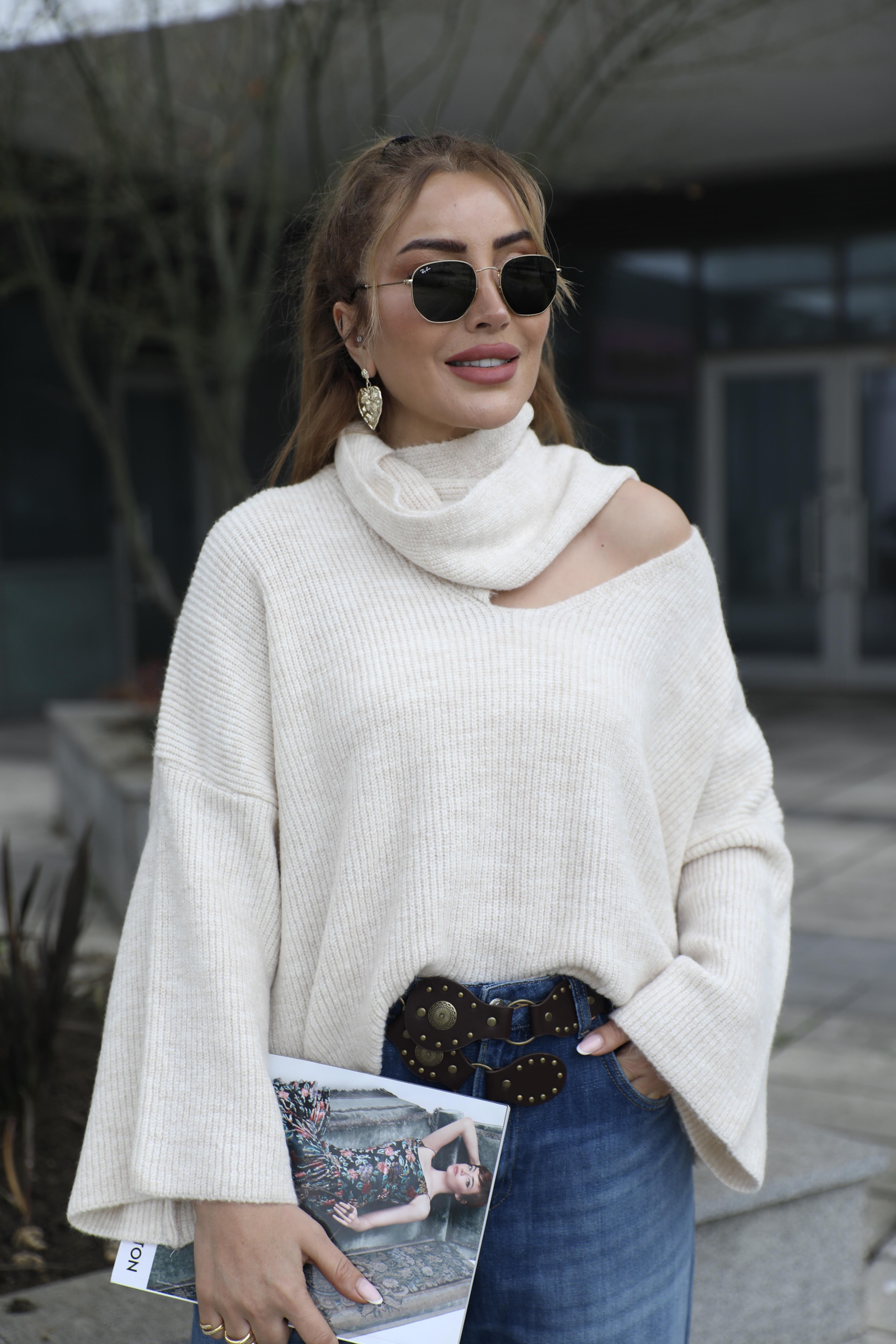 Taş Atkı Detaylı Triko Kazak