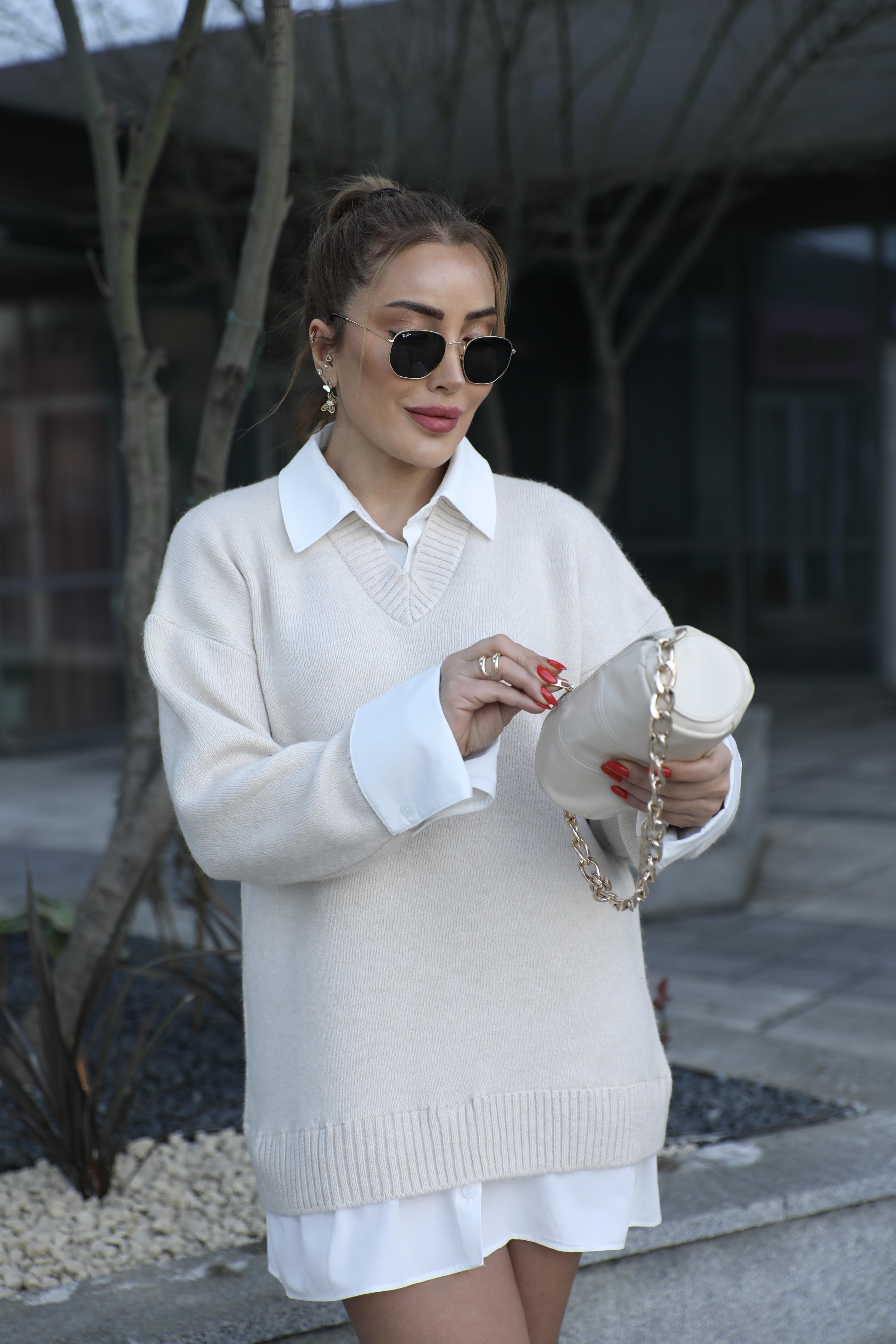 Taş Gömlek Detaylı Elbise 