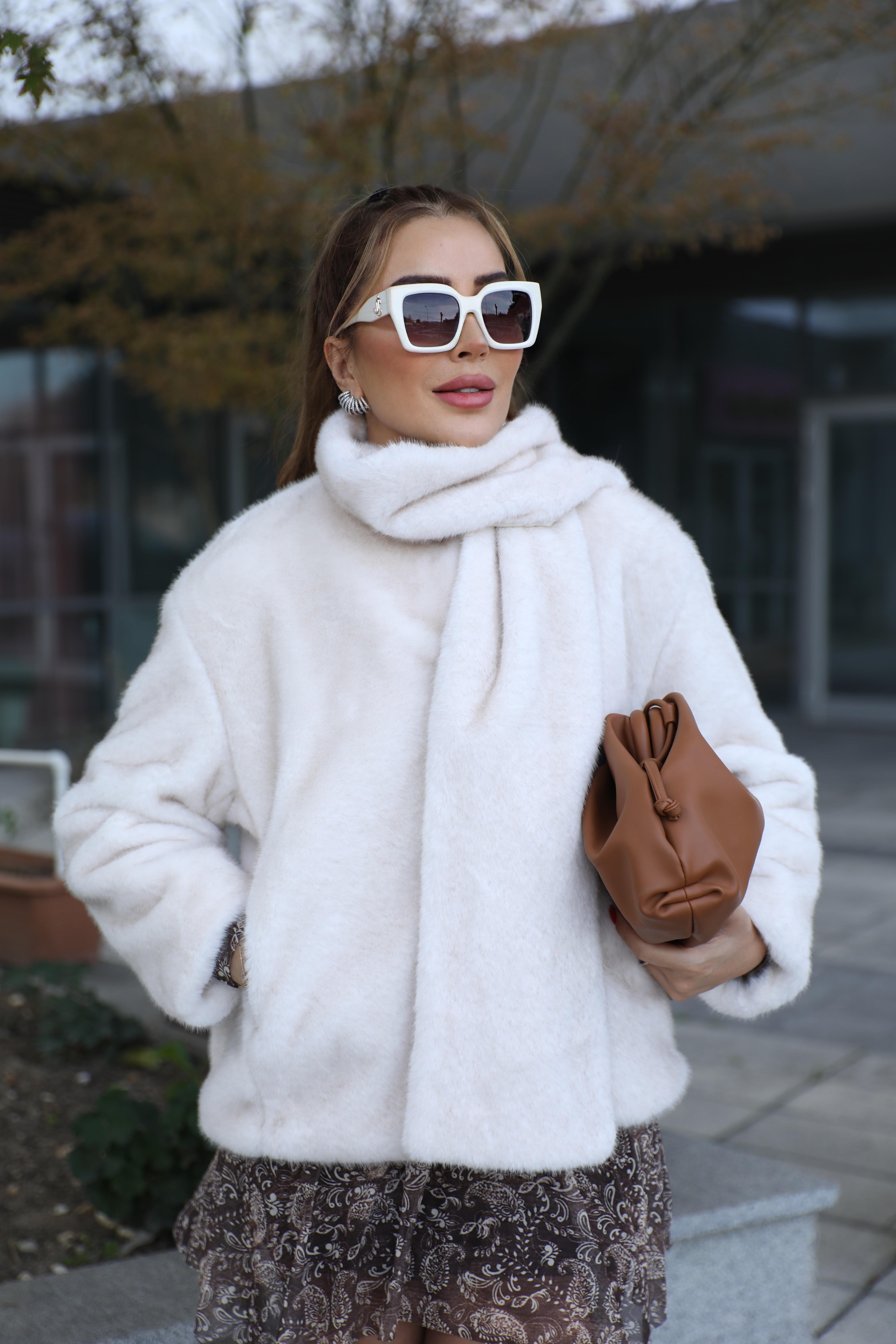 Taş Kürk Şal Detaylı Kaban