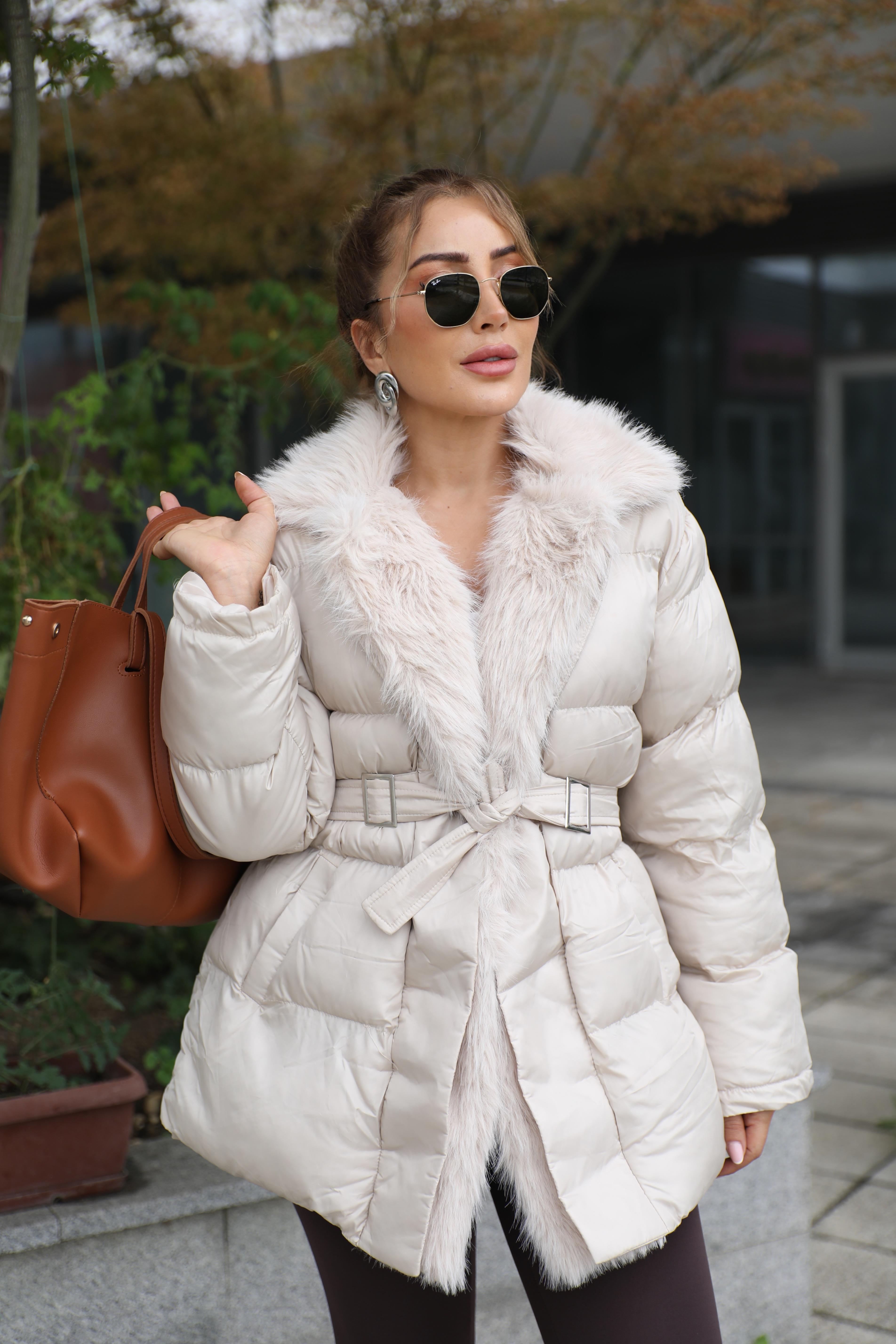 Taş Rengi Kemer Detaylı Şişme Mont