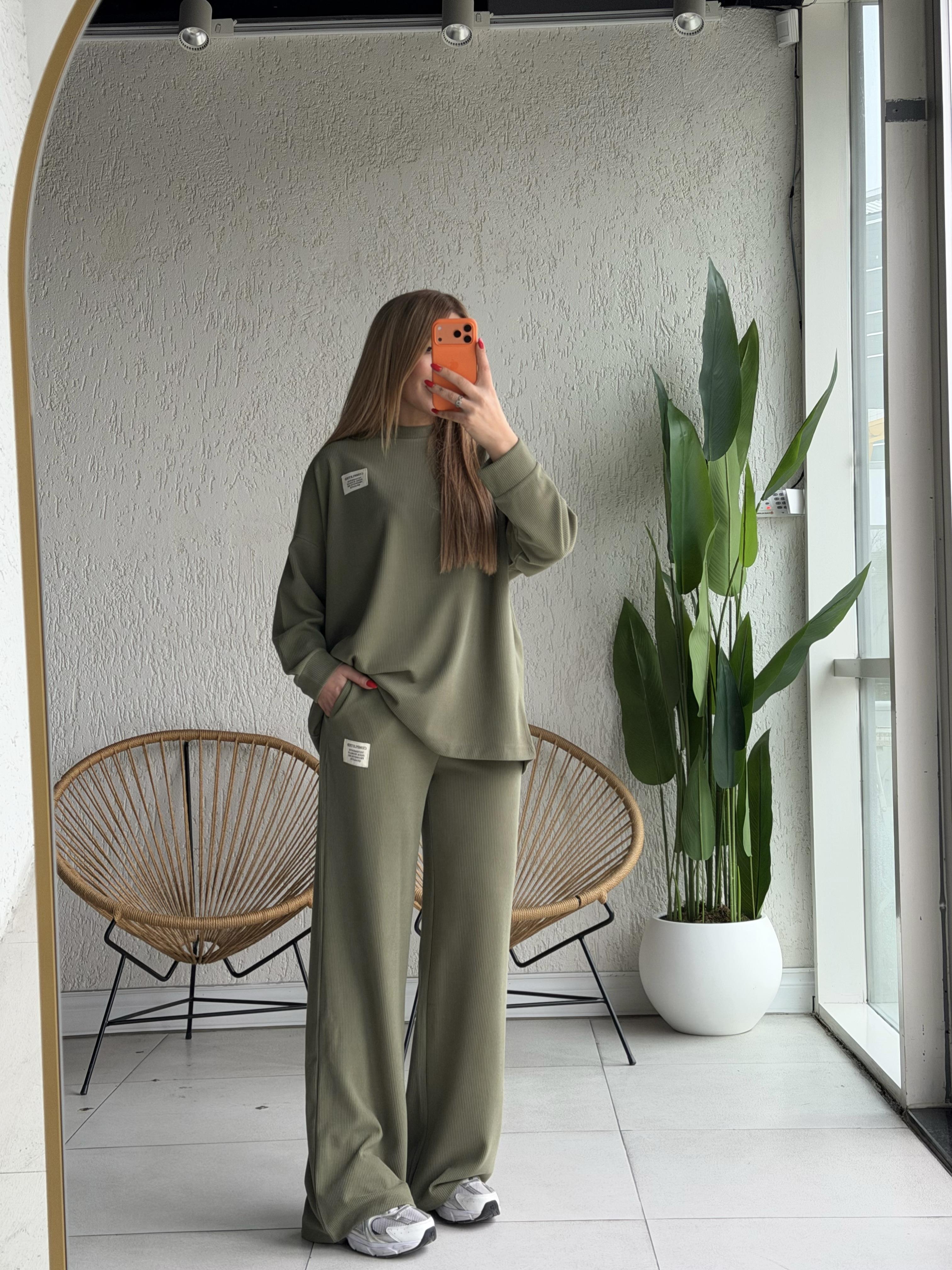 Yeşil Dokulu Armalı Takım 