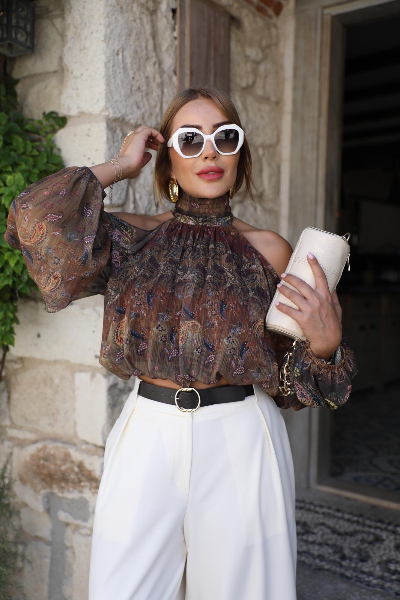 Yeşil Etnik Desenli Omuz Dekolteli Gömlek Bluz