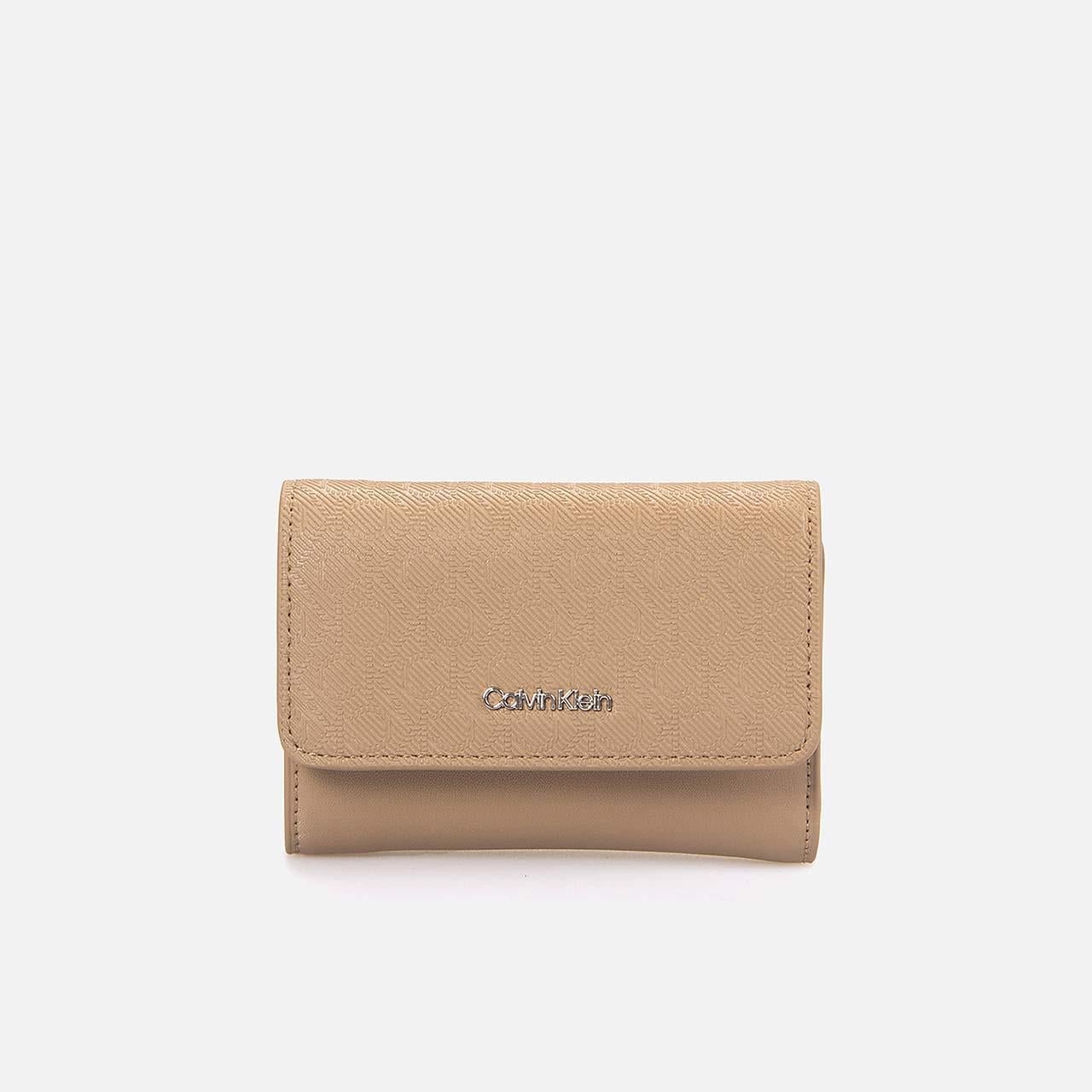 Calvin Klein Kadın CK Monogram Logolu Nakit Para Koyma Bölmeli Cüzdan K60K612829