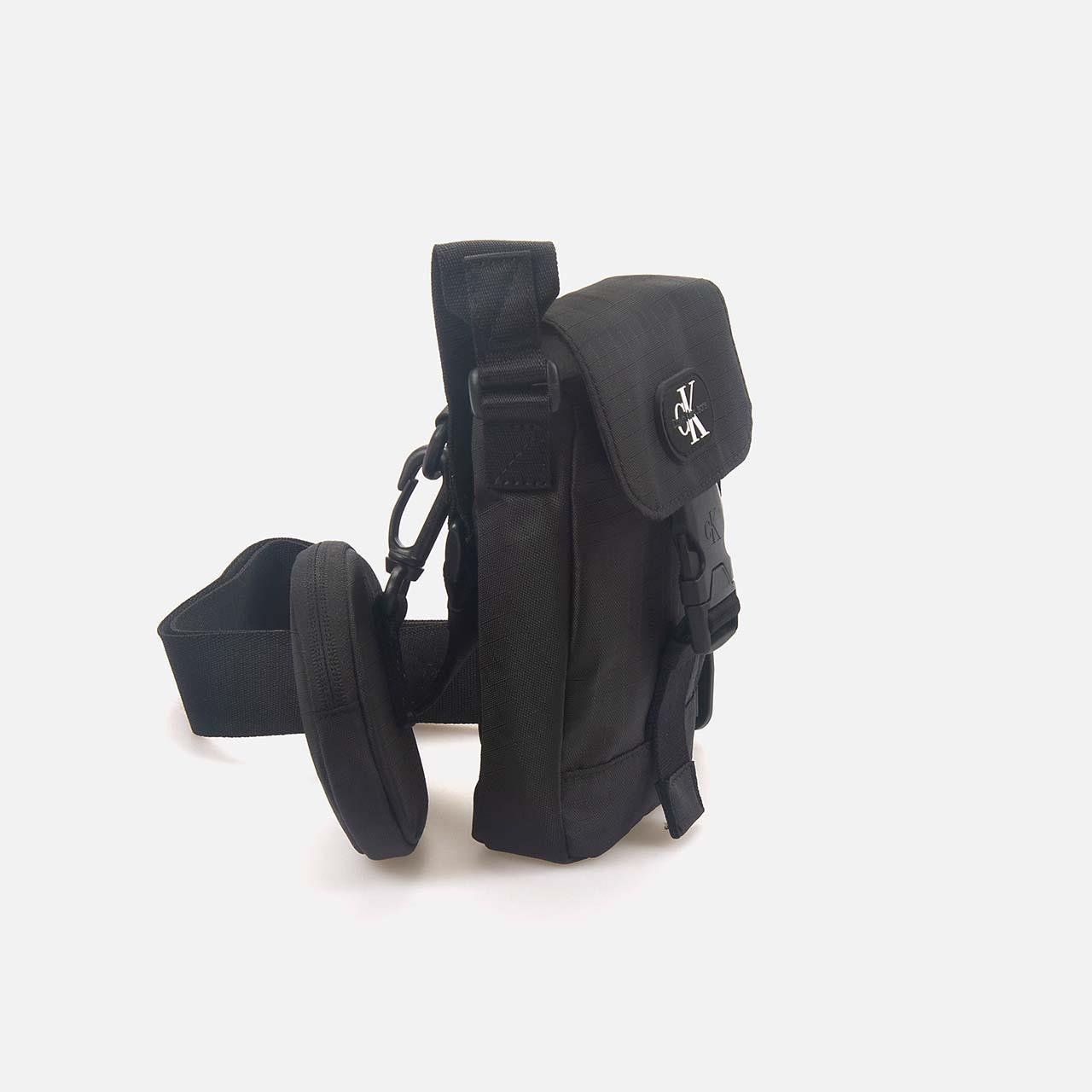 Calvin Klein Kadın Siyah Çapraz & Postacı Çanta