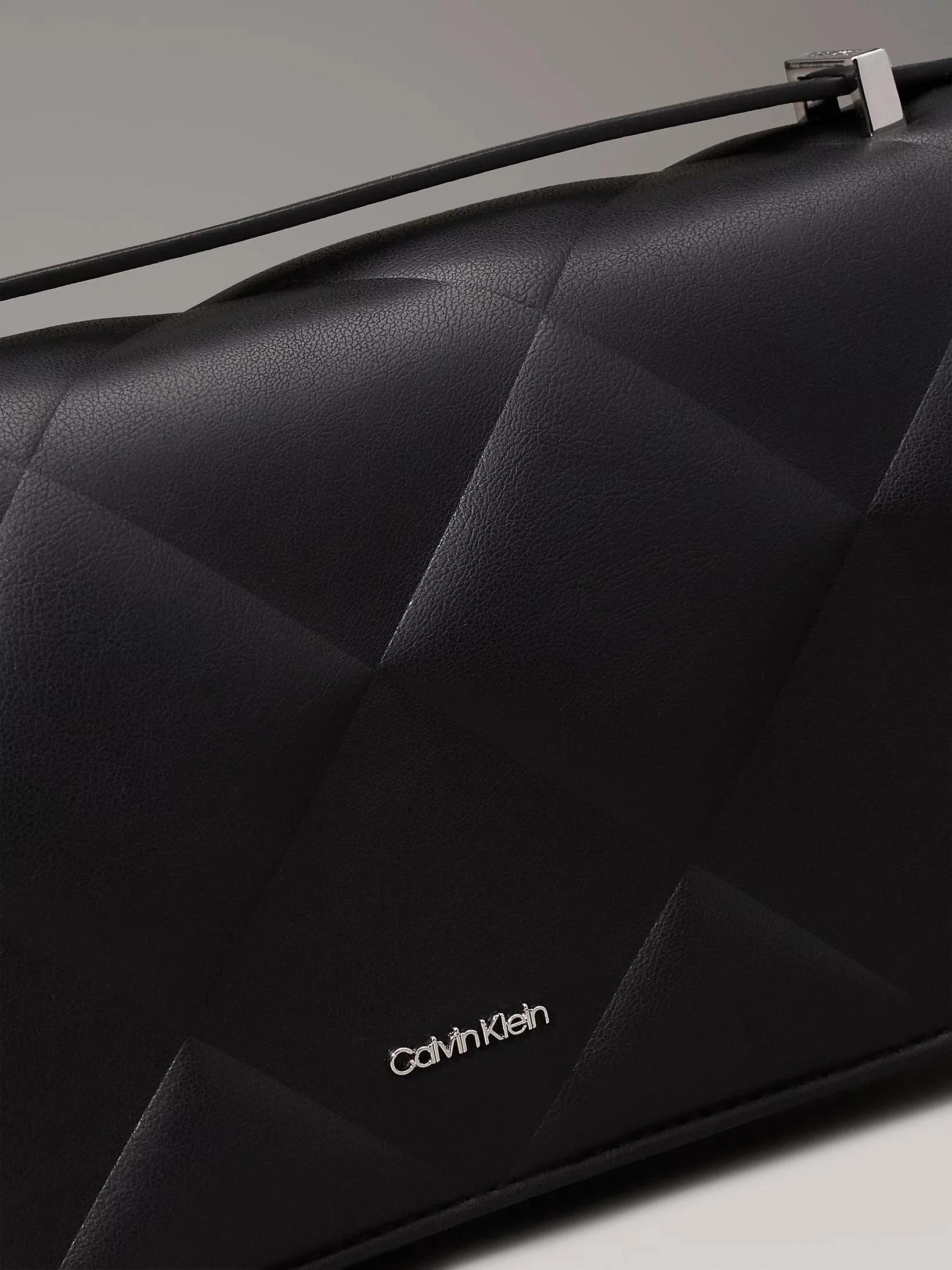 Calvin Klein   Kadın Omuz Çantası K60K612905