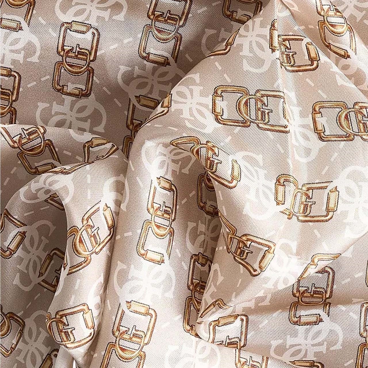 Guess Karnilla Logolu Kadın Beyaz Eşarp AW5454SIL03