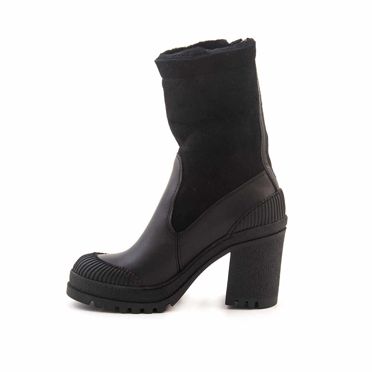 Mocassini Kadın Hakiki Deri Kauçuk Taban Siyah Günlük Bot