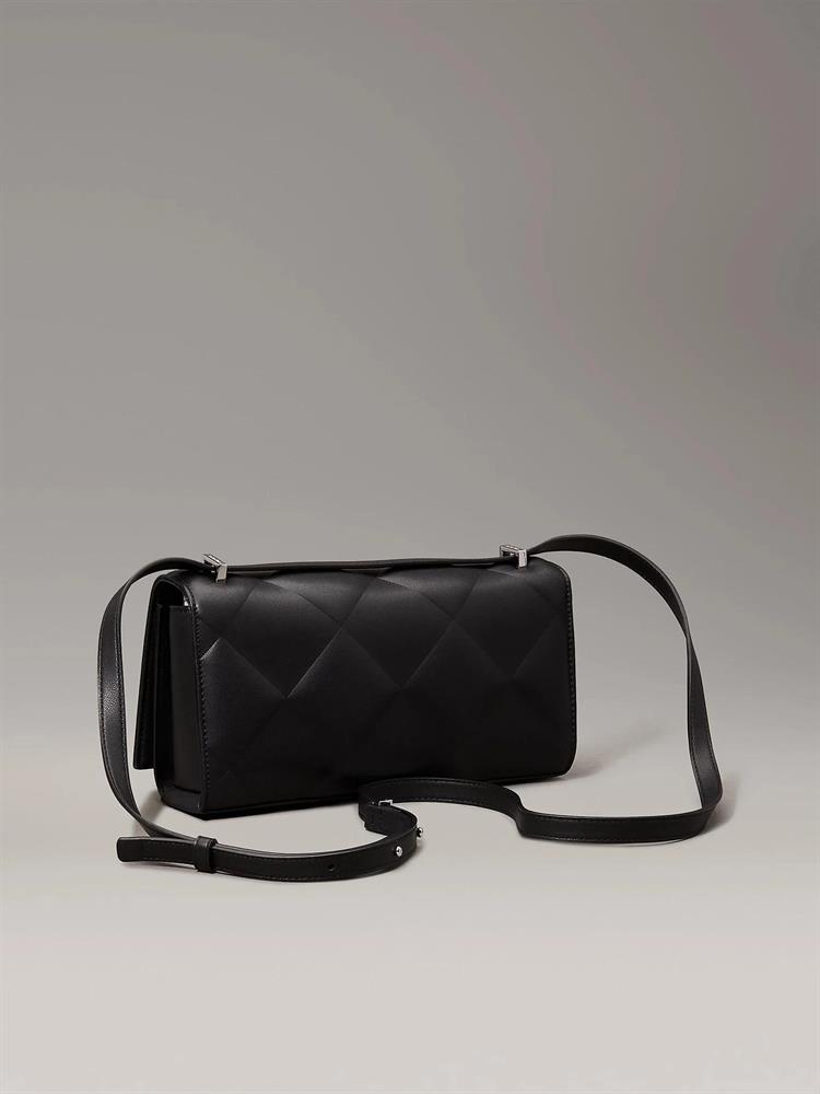 Calvin Klein   Kadın Omuz Çantası K60K612905