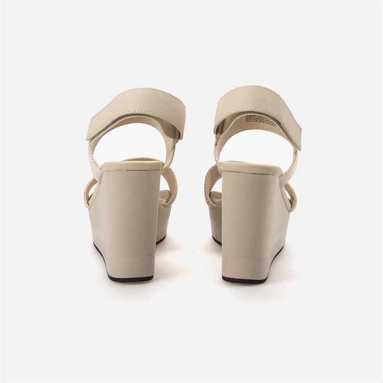 Calvin Klein Kadın Bej Sandalet 