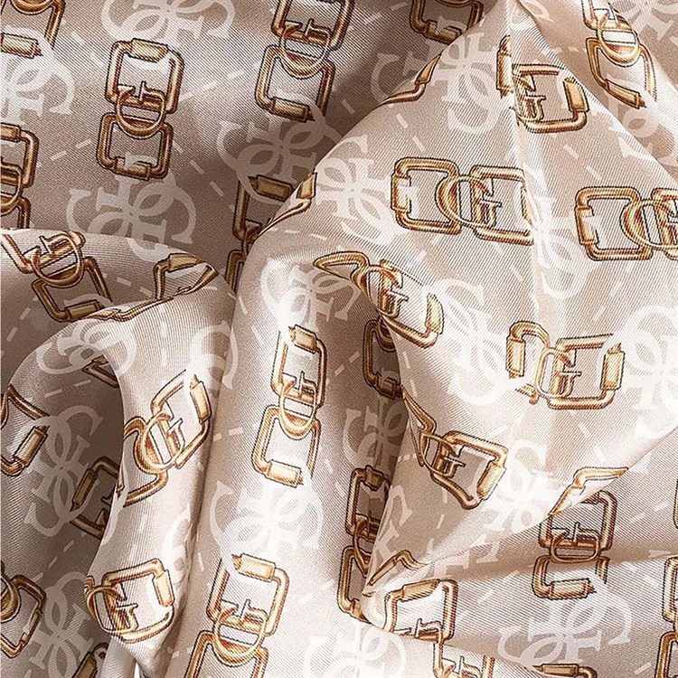 Guess Karnilla Logolu Kadın Beyaz Eşarp AW5454SIL03