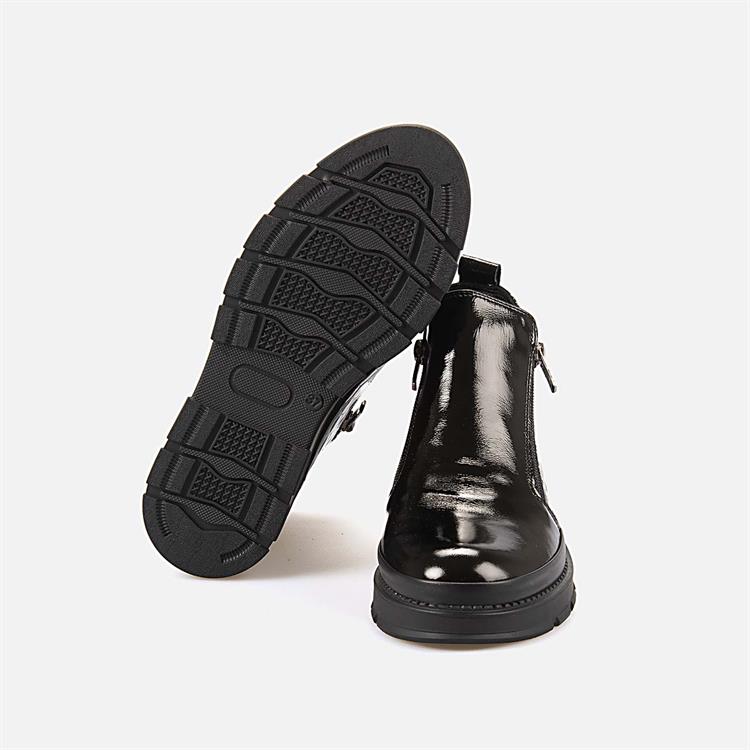 Kemal Tanca Kadın Rugan Kauçuk Taban Siyah-Kroko Günlük Bot