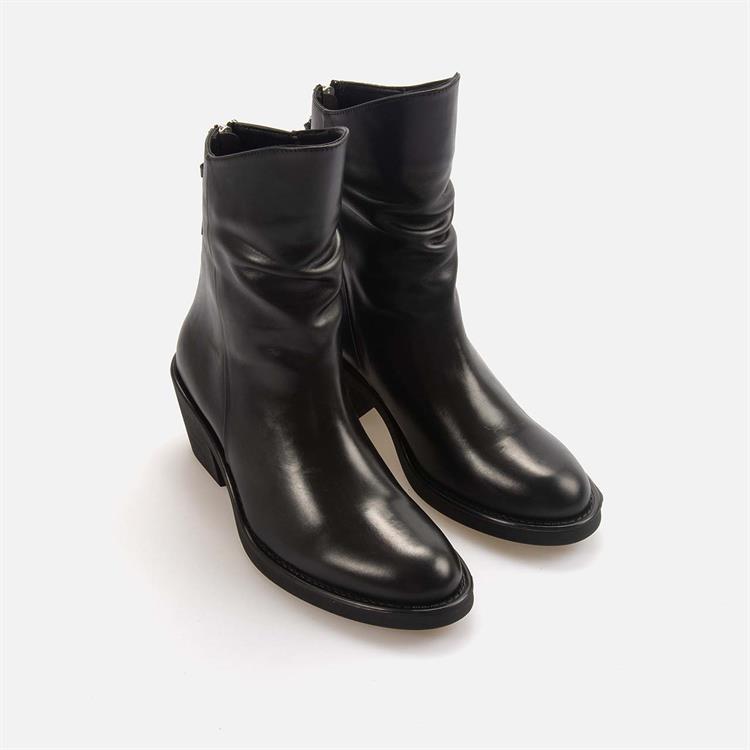 Kemal Tanca   Kadın Bot 1068