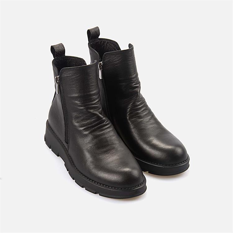 Kemal Tanca Kadın Hakiki Deri Kauçuk Taban Siyah Günlük Bot