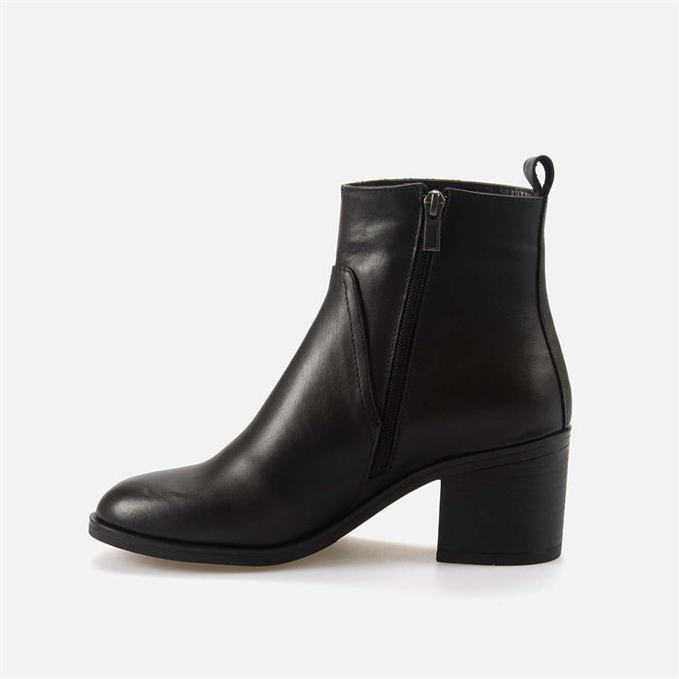 Kemal Tanca Kadın Hakiki Deri Kauçuk Taban Siyah Günlük Bot