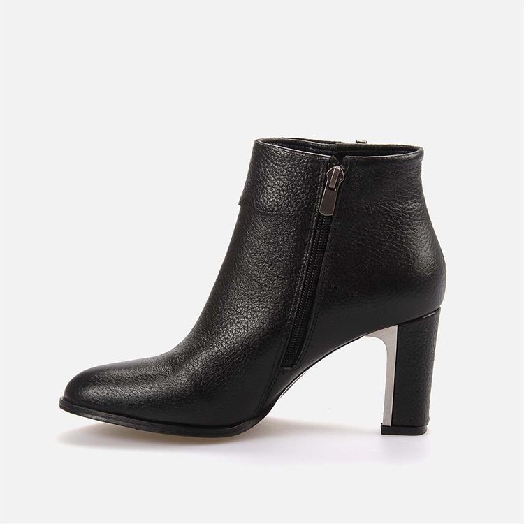 Kemal Tanca Kadın Hakiki Deri Kauçuk Taban Siyah Günlük Bot