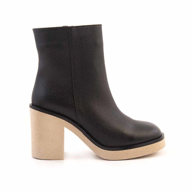 Kemal Tanca Kadın Hakiki Deri Kauçuk Taban Siyah Günlük Bot