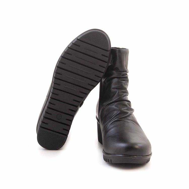 Tanca   Kadın Bot 2001