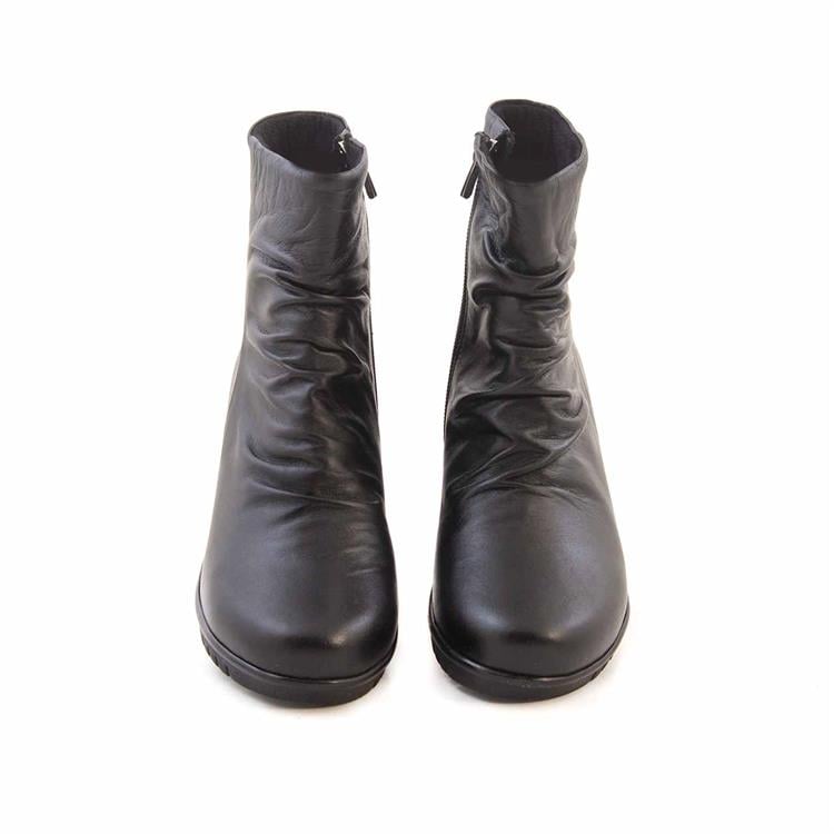 Tanca   Kadın Bot 2001