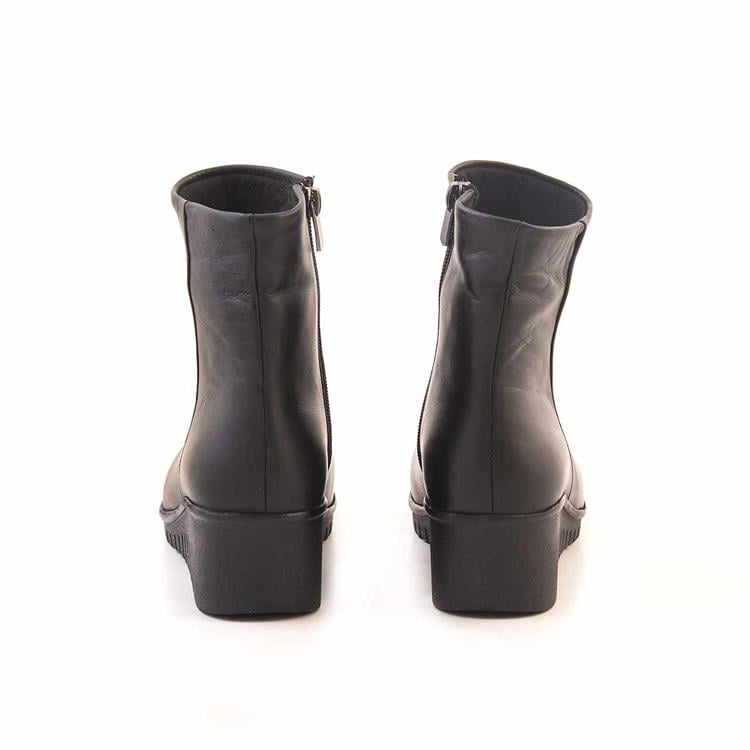 Tanca Kadın Hakiki Deri Kauçuk Taban Siyah Günlük Bot