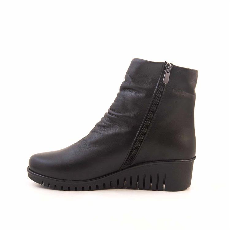 Tanca Kadın Hakiki Deri Kauçuk Taban Siyah Günlük Bot