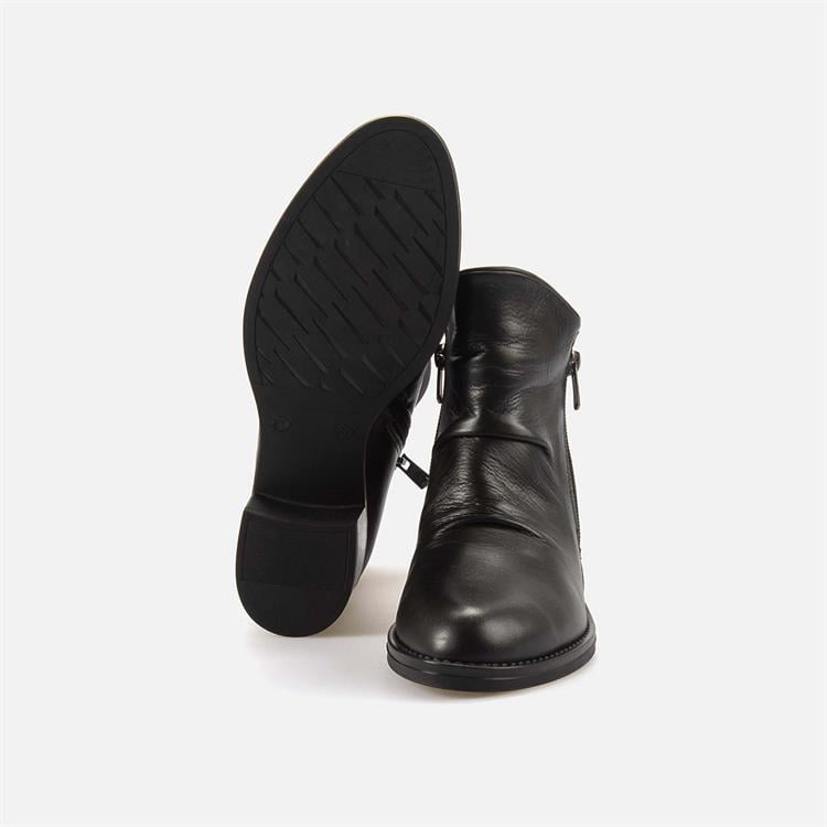 Tanca Kadın Hakiki Deri Kauçuk Taban Siyah Günlük Bot