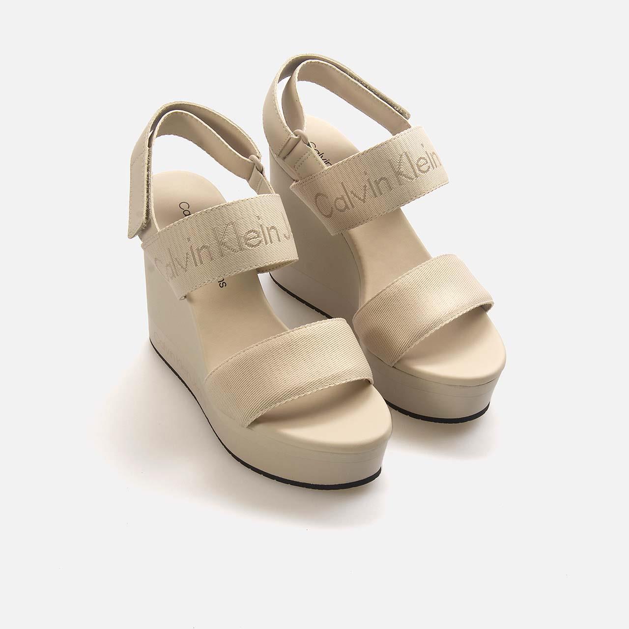 Calvin Klein Kadın Bej Sandalet 