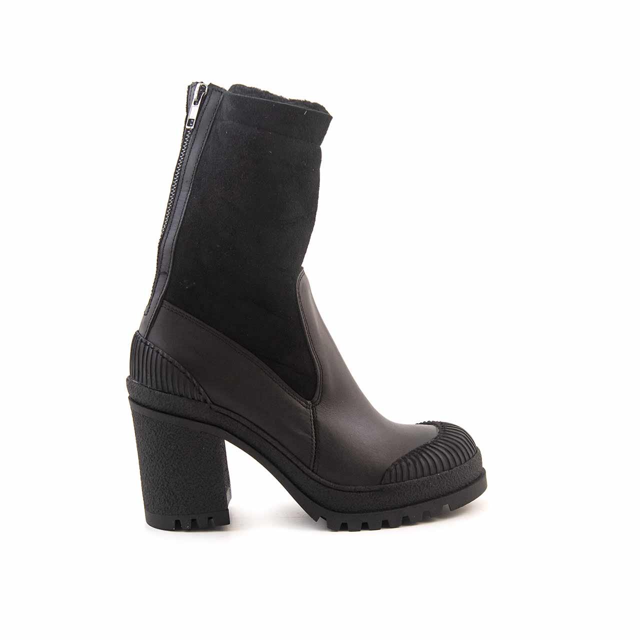 Mocassini Kadın Hakiki Deri Kauçuk Taban Siyah Günlük Bot