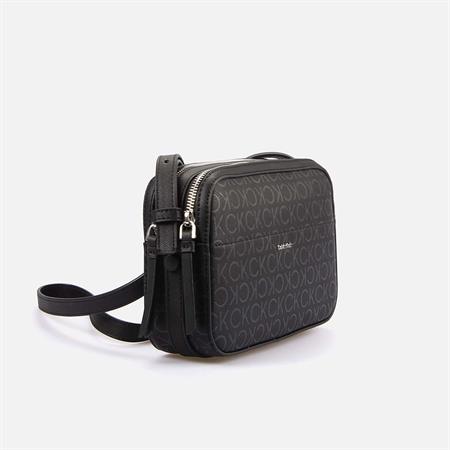 Calvin Klein Kadın Siyah Omuz Çantası 