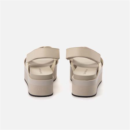 Calvin Klein Kadın Bej Sandalet 