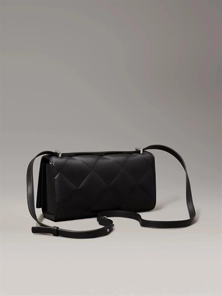 Calvin Klein Kadın Siyah Omuz Çantası 